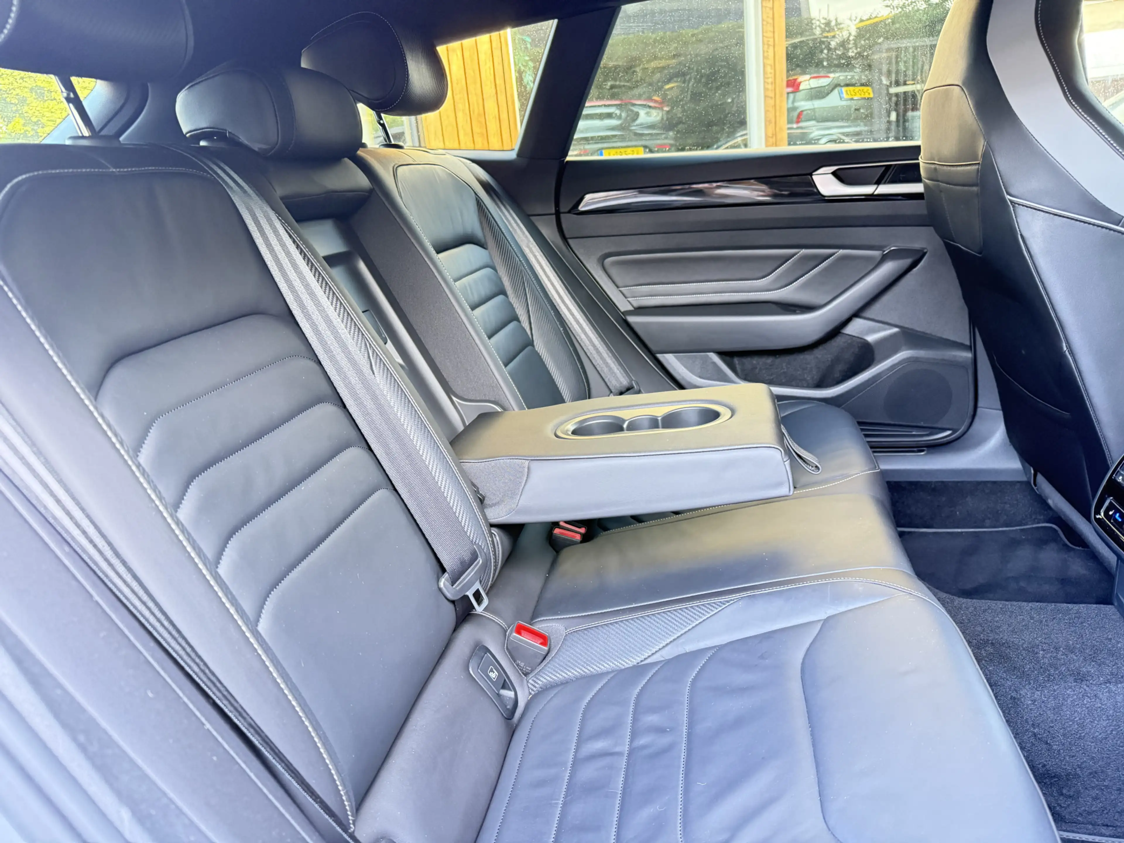 Volkswagen Arteon Shooting Brake 2.0 TSi 190pk R-Line Business+ Leer — photo 2