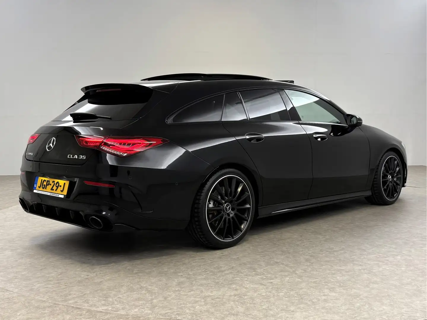Mercedes-Benz CLA 35 AMG 4MATIC | Pano | Burmester | Sfeerverl. | Virtual | Noir - 2