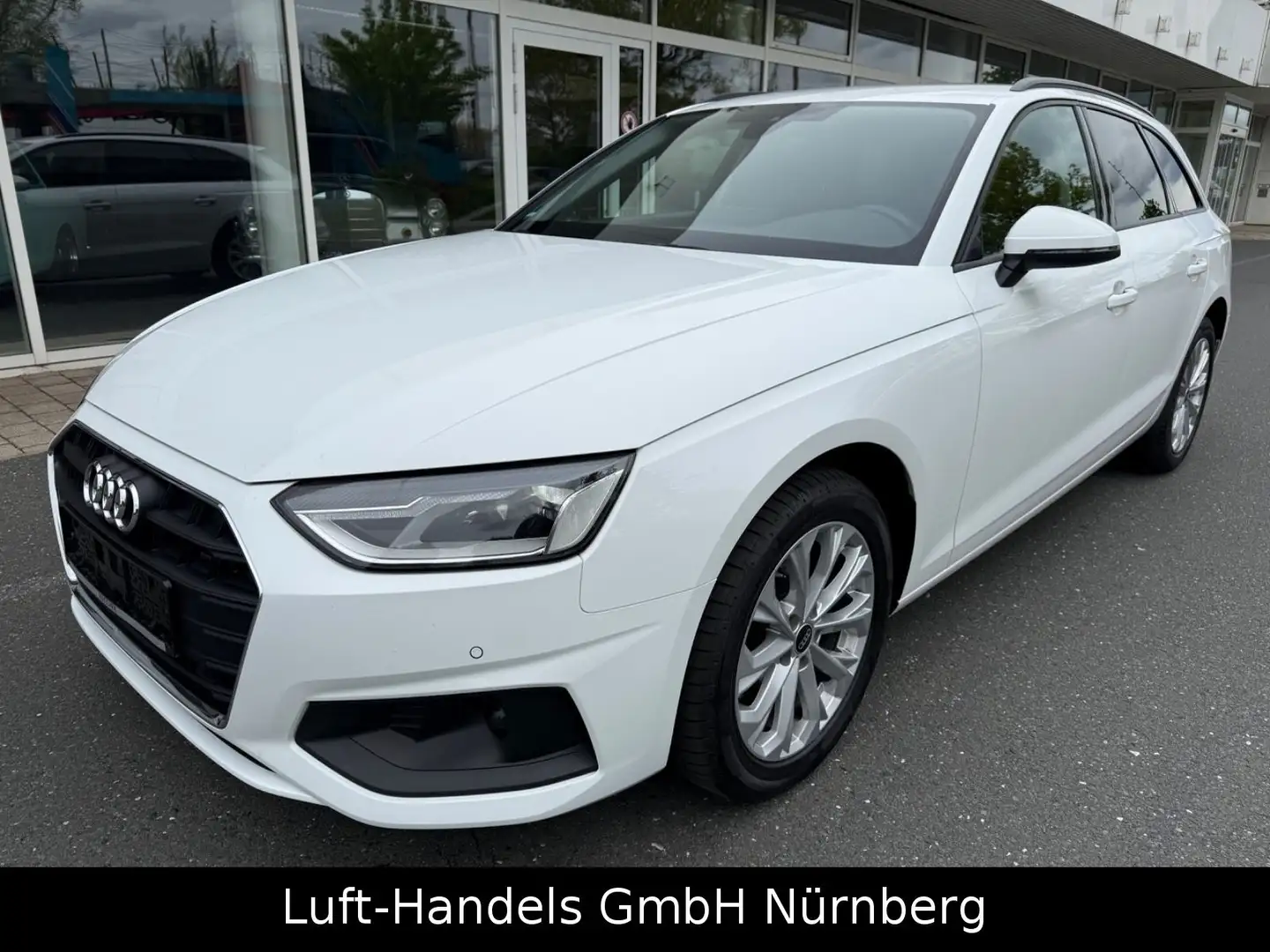 Audi A4 Avant 30 TDI basis Autom Navi 1.Hand  8xBerei Bianco - 1
