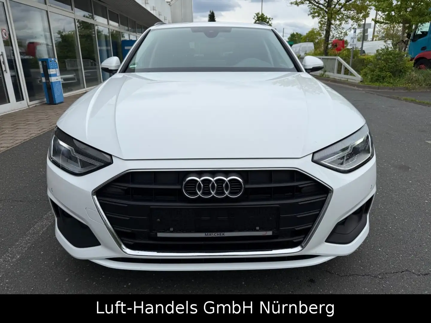 Audi A4 Avant 30 TDI basis Autom Navi 1.Hand  8xBerei Bianco - 2