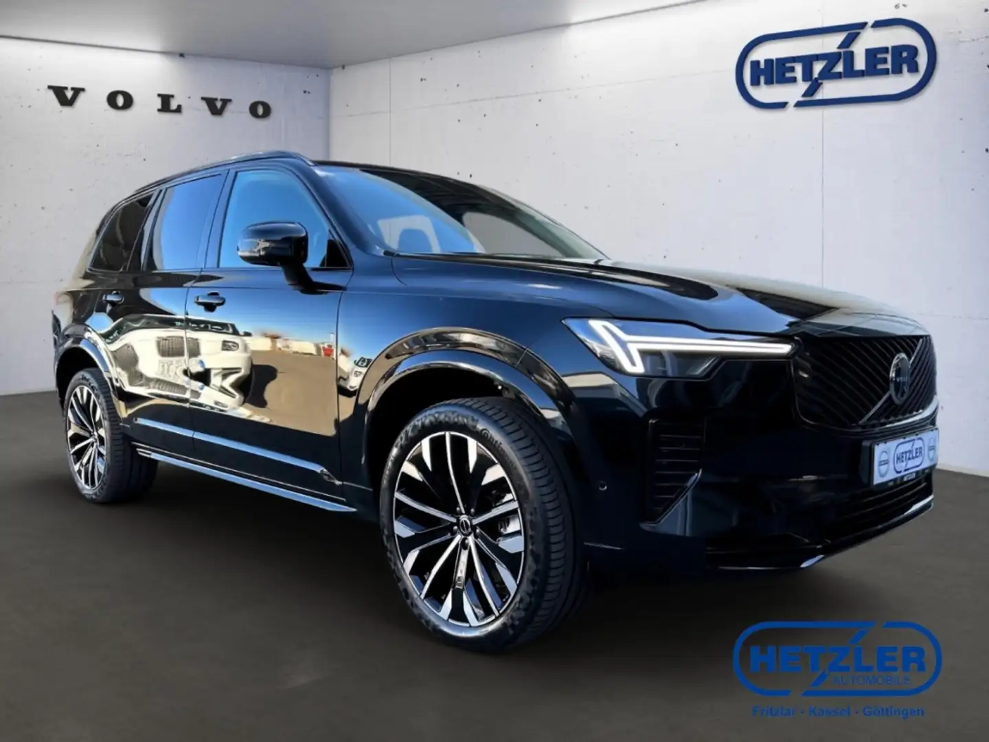 Volvo XC90 Plus Dark Recharge Plug-In Hybrid AWD T8 Twin Engi Schwarz - 2