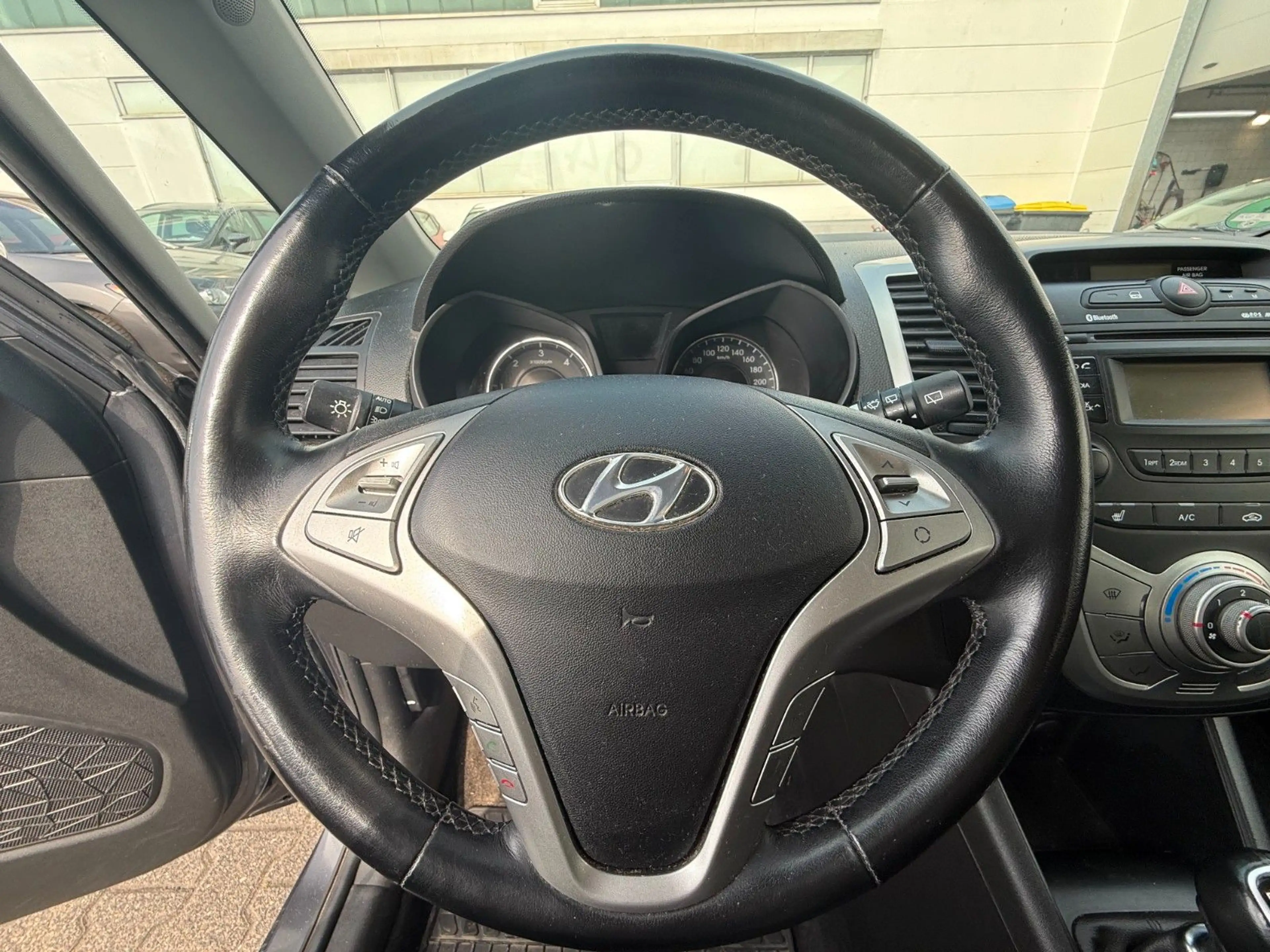 Hyundai iX20 blue YES! KLIMA/SHZ/PDC/2.HAND — photo 14