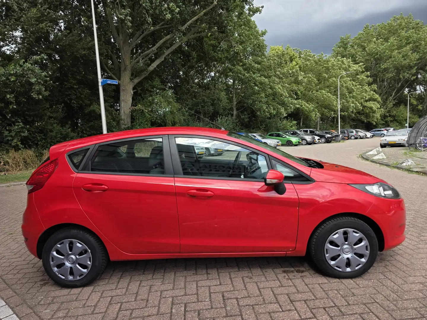 Ford Fiesta 1.6 TDCi ECOnetic 1e eigenaar 5DR AIRCO Rood - 2