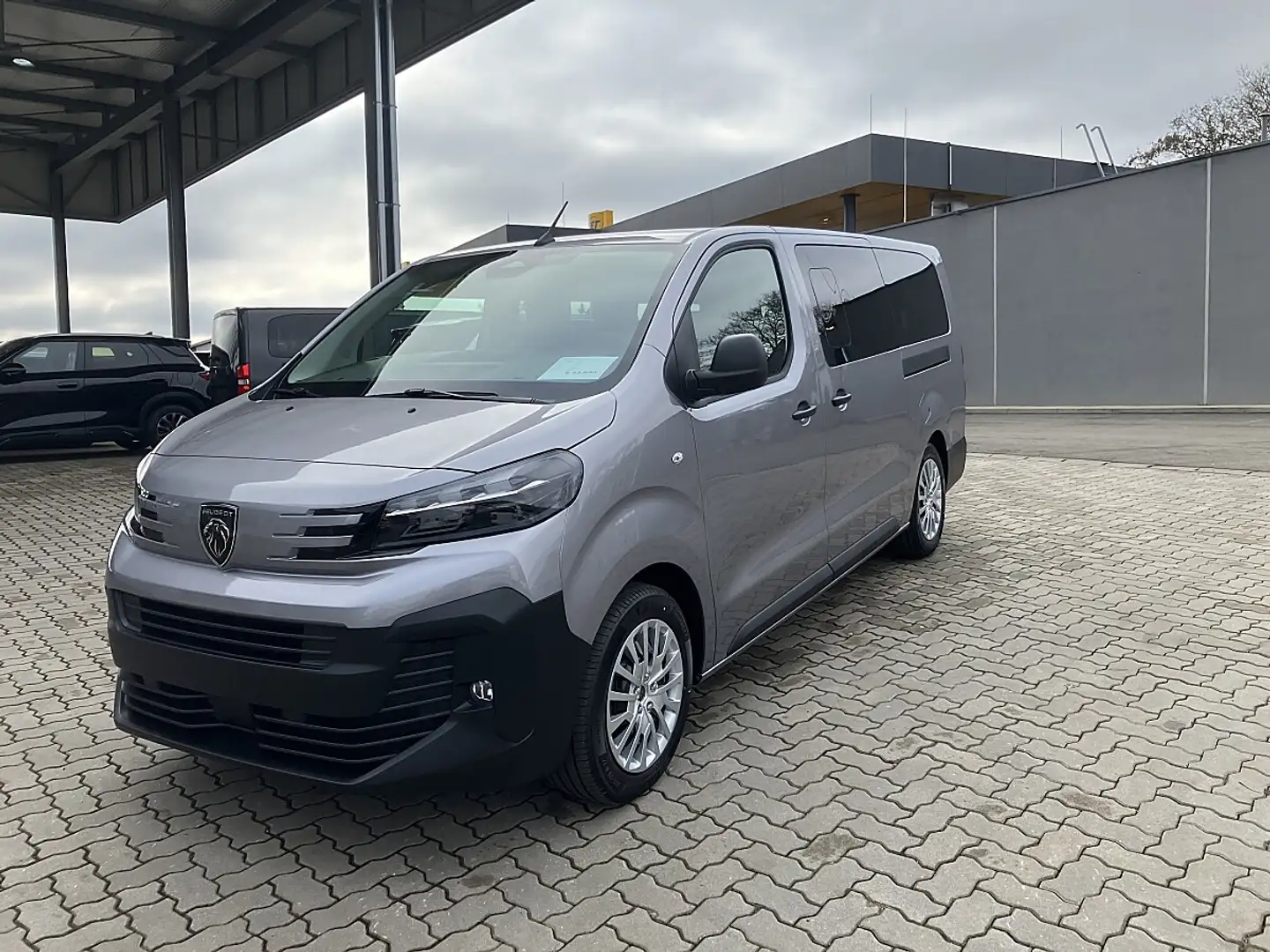 Peugeot Expert Kombi BlueHDi 180 Lang EAT8 9 Sitze Silber - 1
