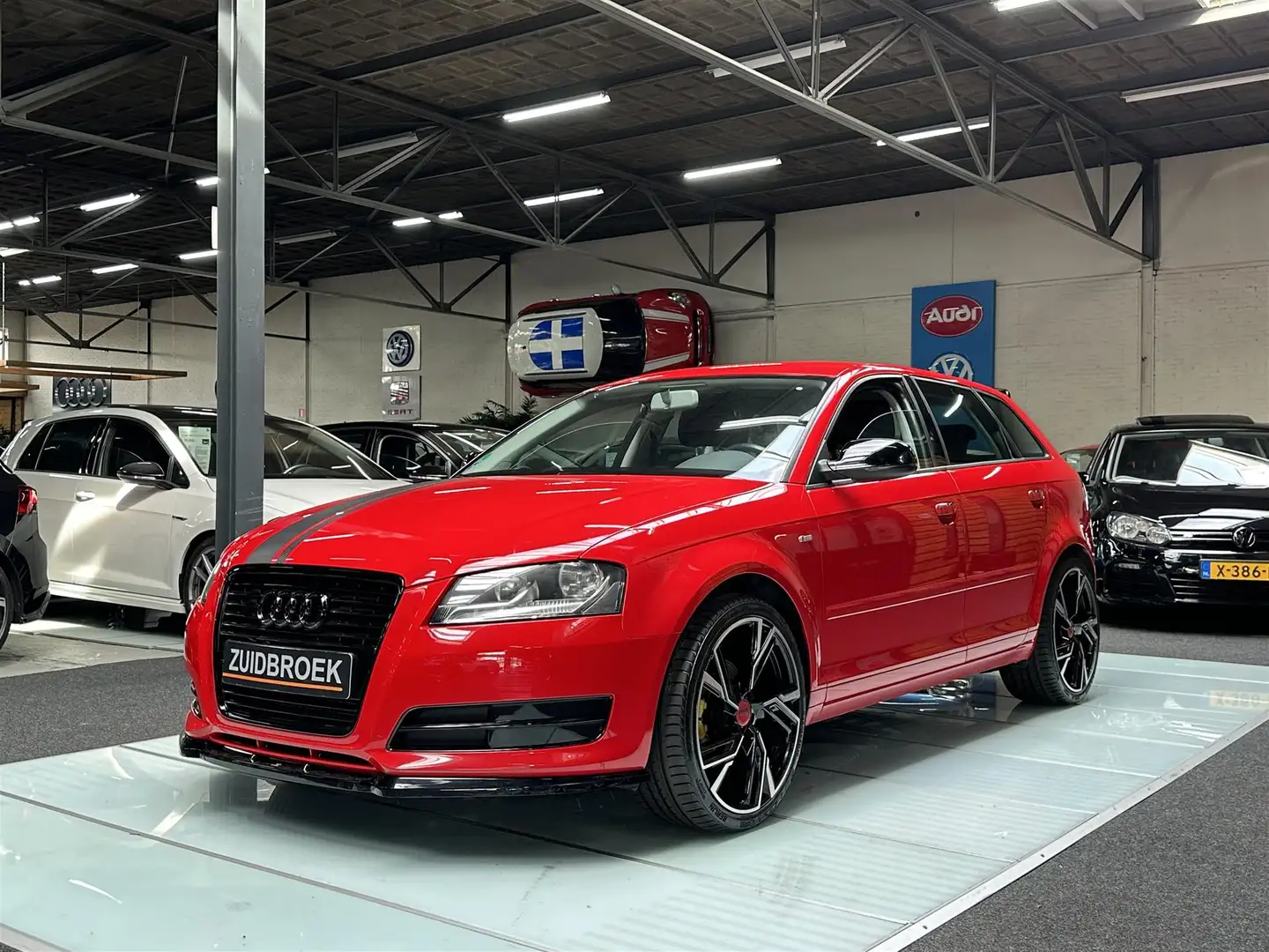 Audi A3 1.6 16V 5-Deurs Airco RS3 MAXTON Cruise Stuurbed. Rouge - 1