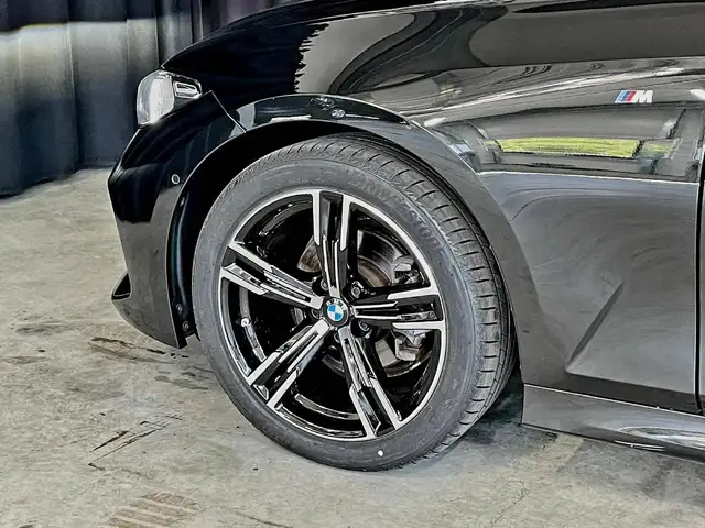 BMW 318 view 9