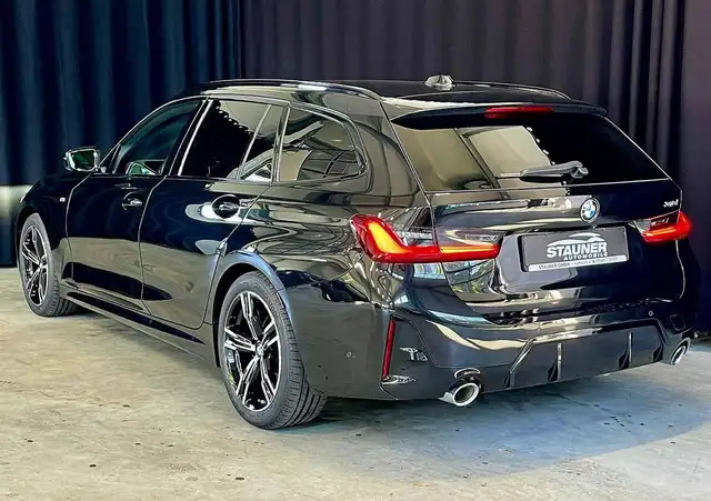 BMW 318 view 3