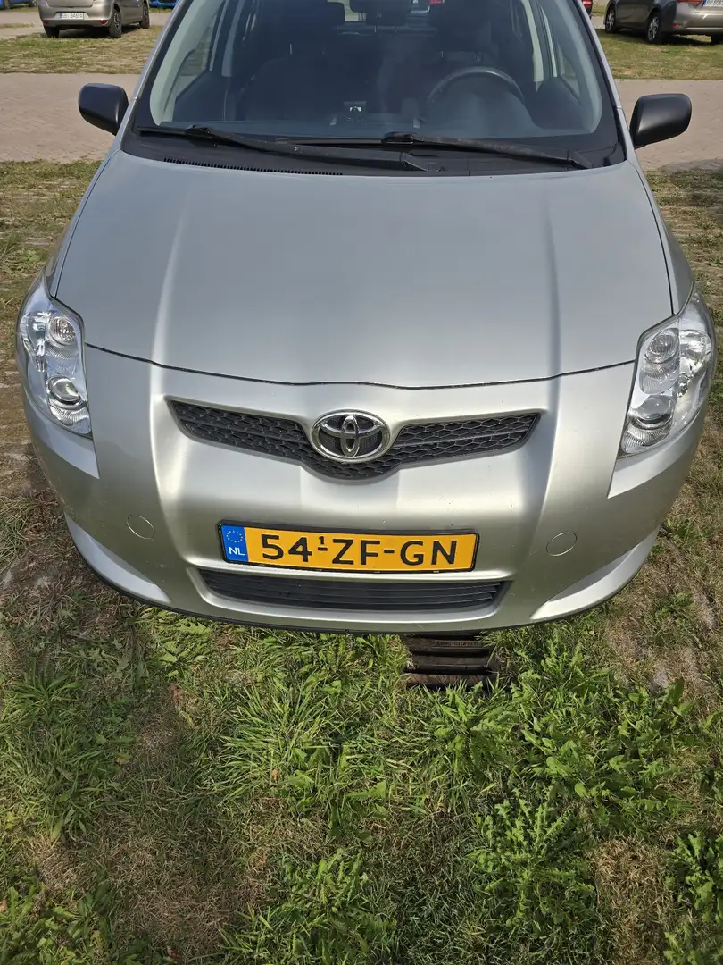 Toyota Auris 1.6 VVT-i Sol - 1