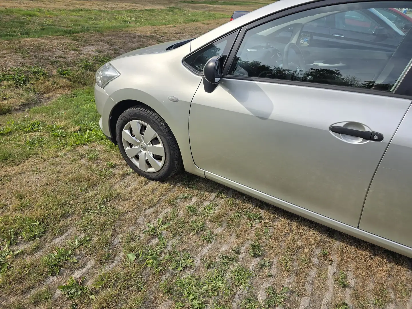 Toyota Auris 1.6 VVT-i Sol - 2