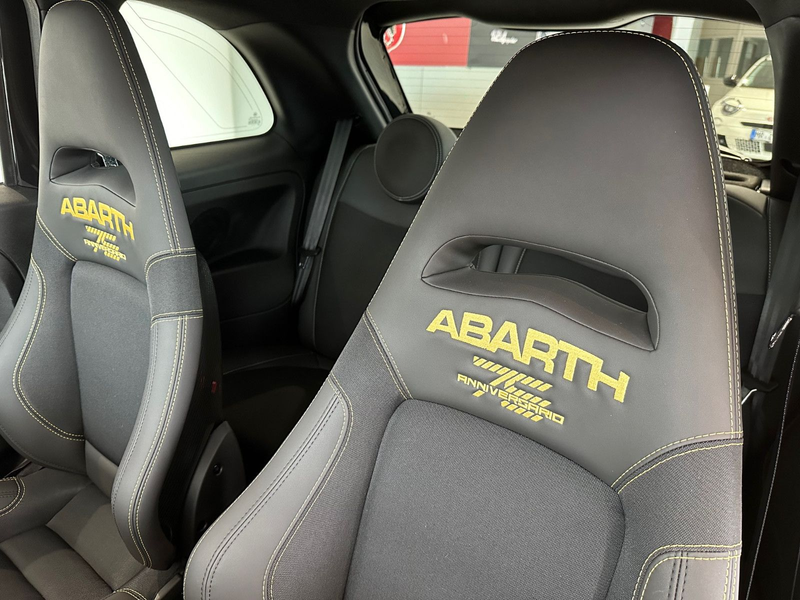 Abarth 695 75 Anniversario — photo 11