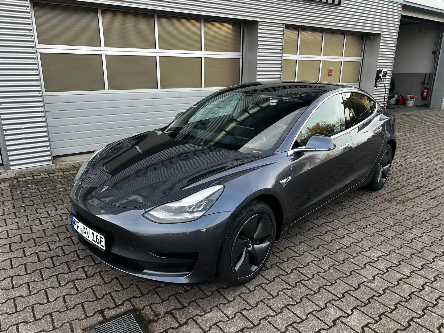Tesla Model 3 Standard Range Plus LED Lederlenkrad Keyless-Entry Gris - 2