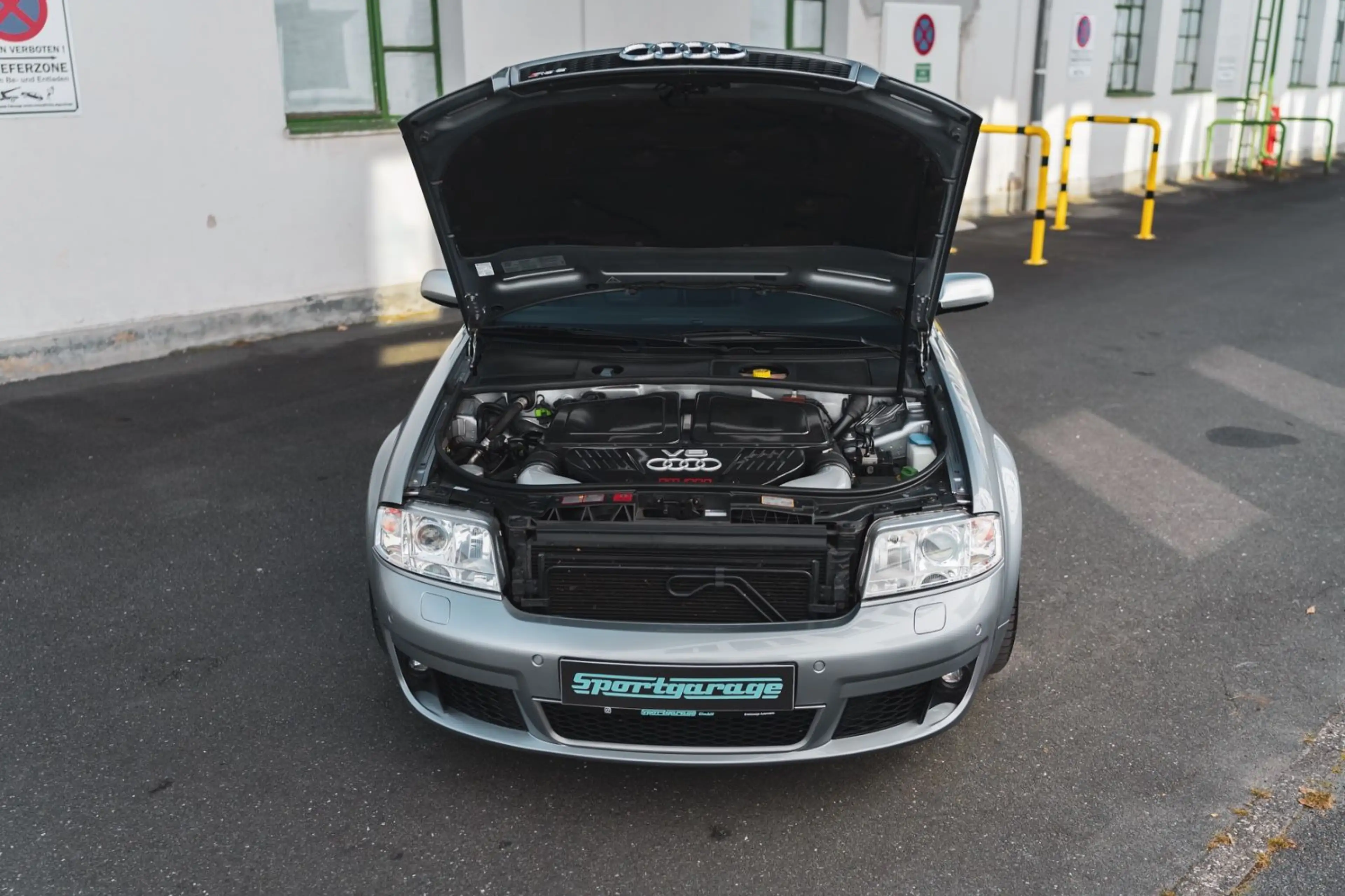 Audi RS6 4.2 Quattro *Limousine / Erstlack* — photo 8