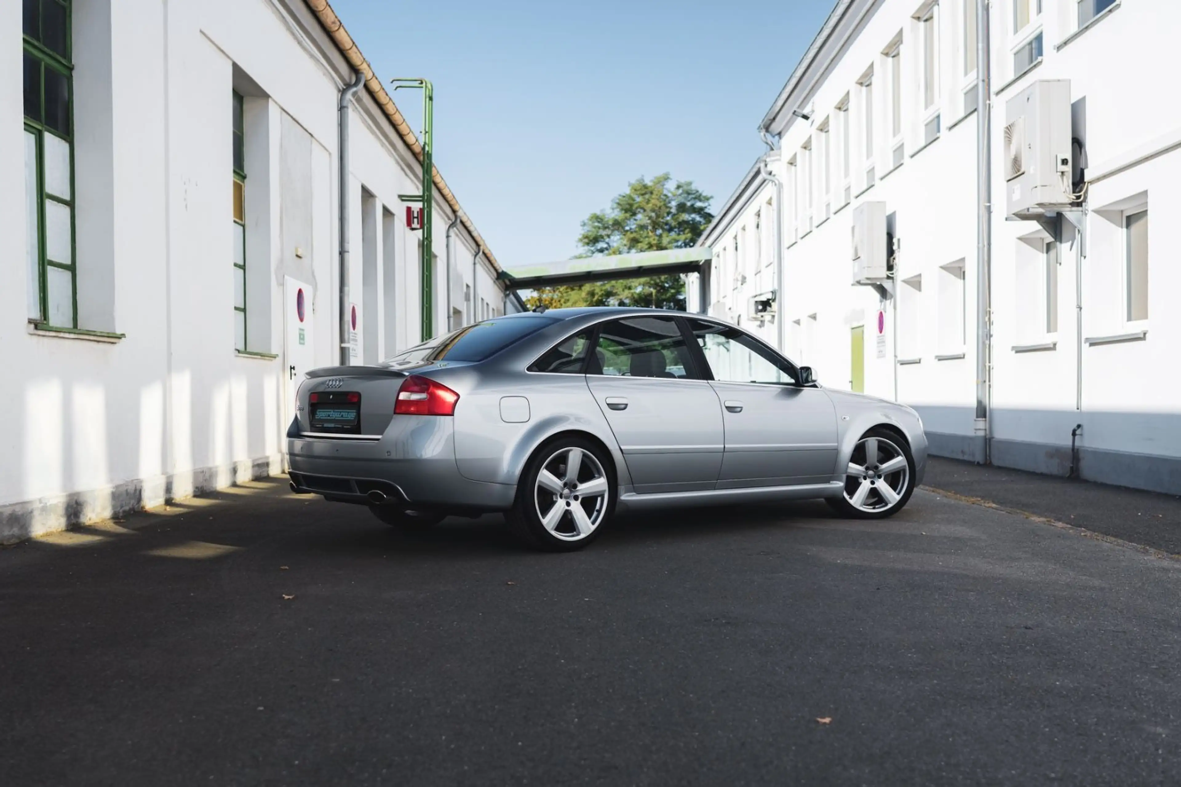 Audi RS6 4.2 Quattro *Limousine / Erstlack* — photo 15