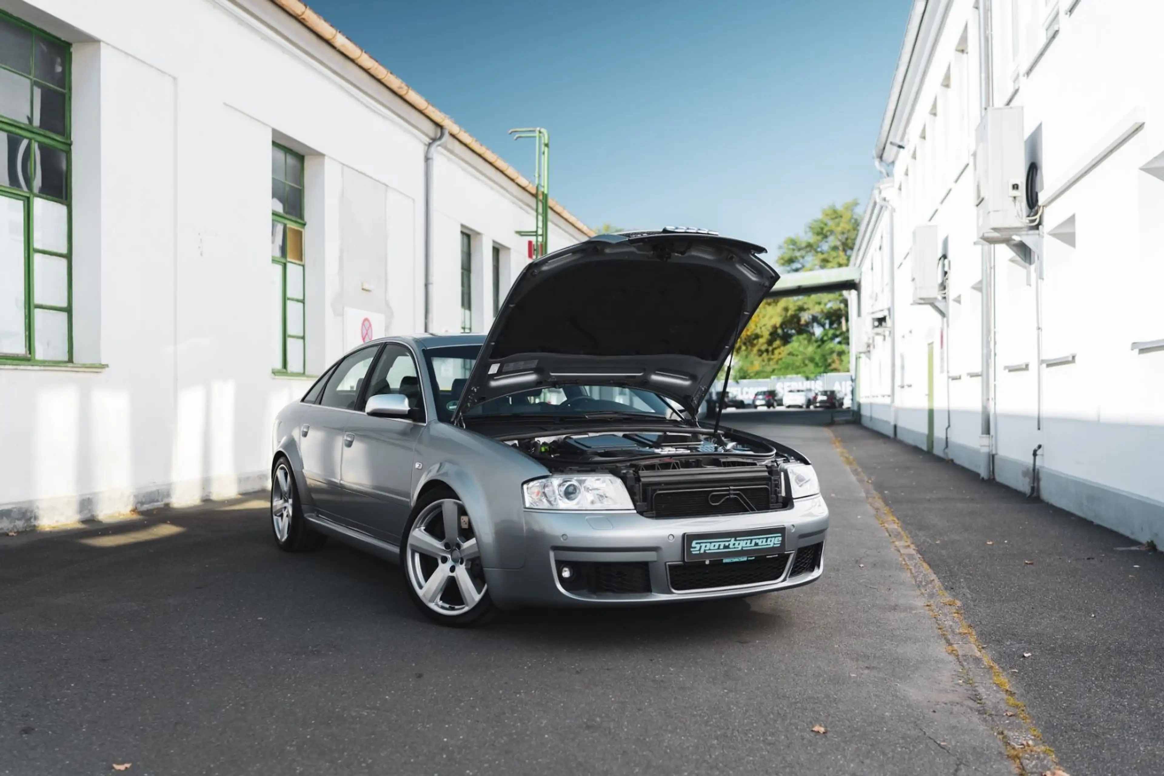 Audi RS6 4.2 Quattro *Limousine / Erstlack* — photo 7