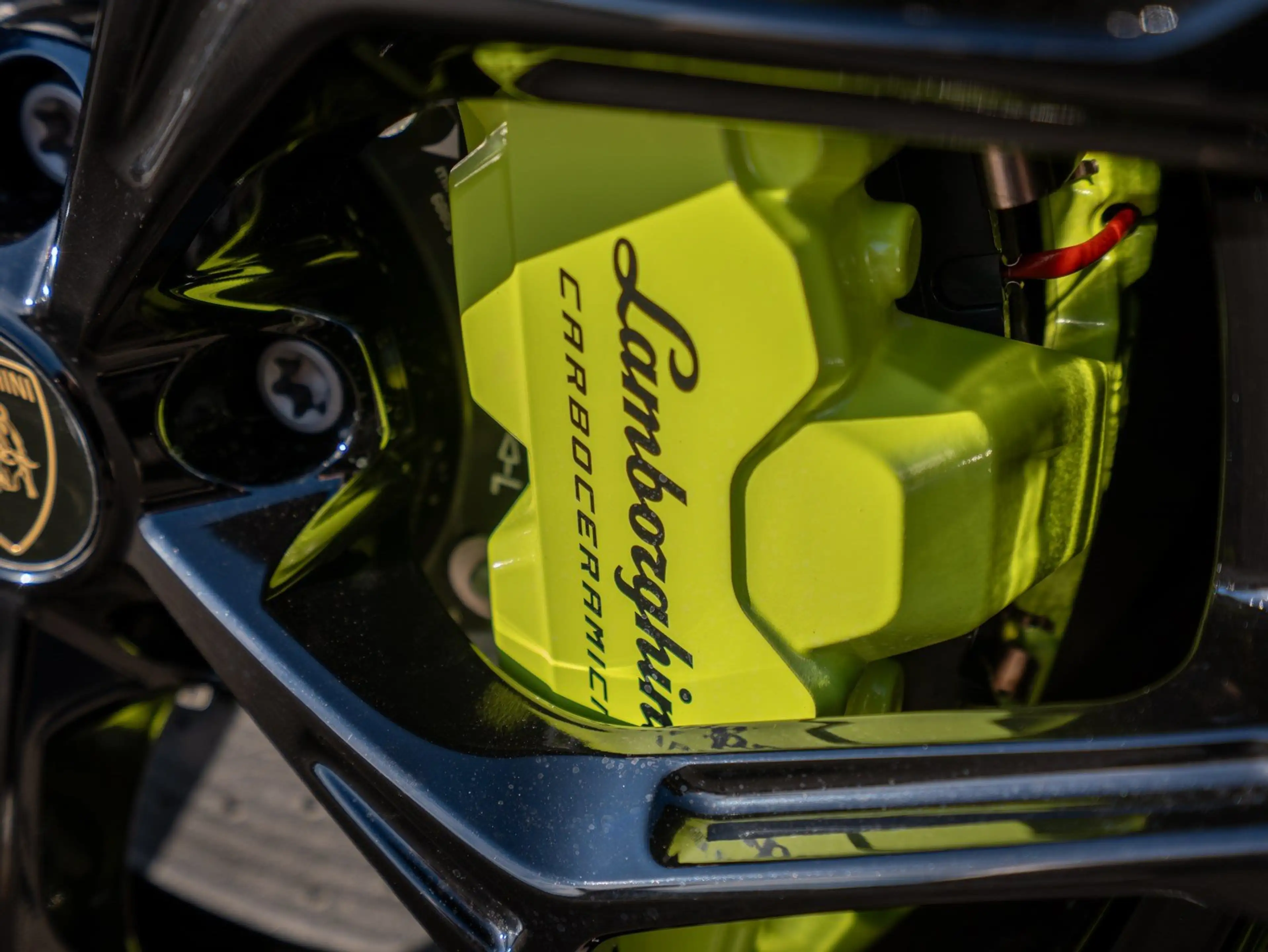 Lamborghini Revuelto V12 | CARBON | CORSA-TEX | PASSENGER-DISPLAY | FUL — photo 13