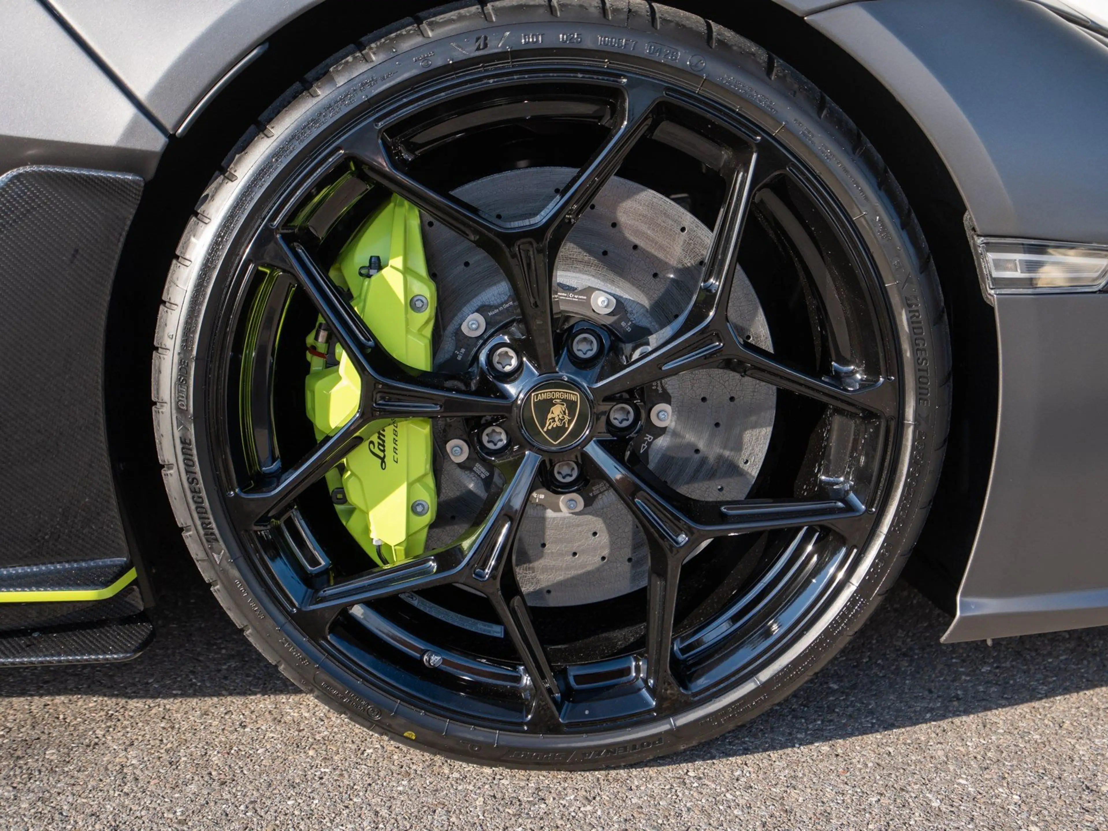 Lamborghini Revuelto V12 | CARBON | CORSA-TEX | PASSENGER-DISPLAY | FUL — photo 12