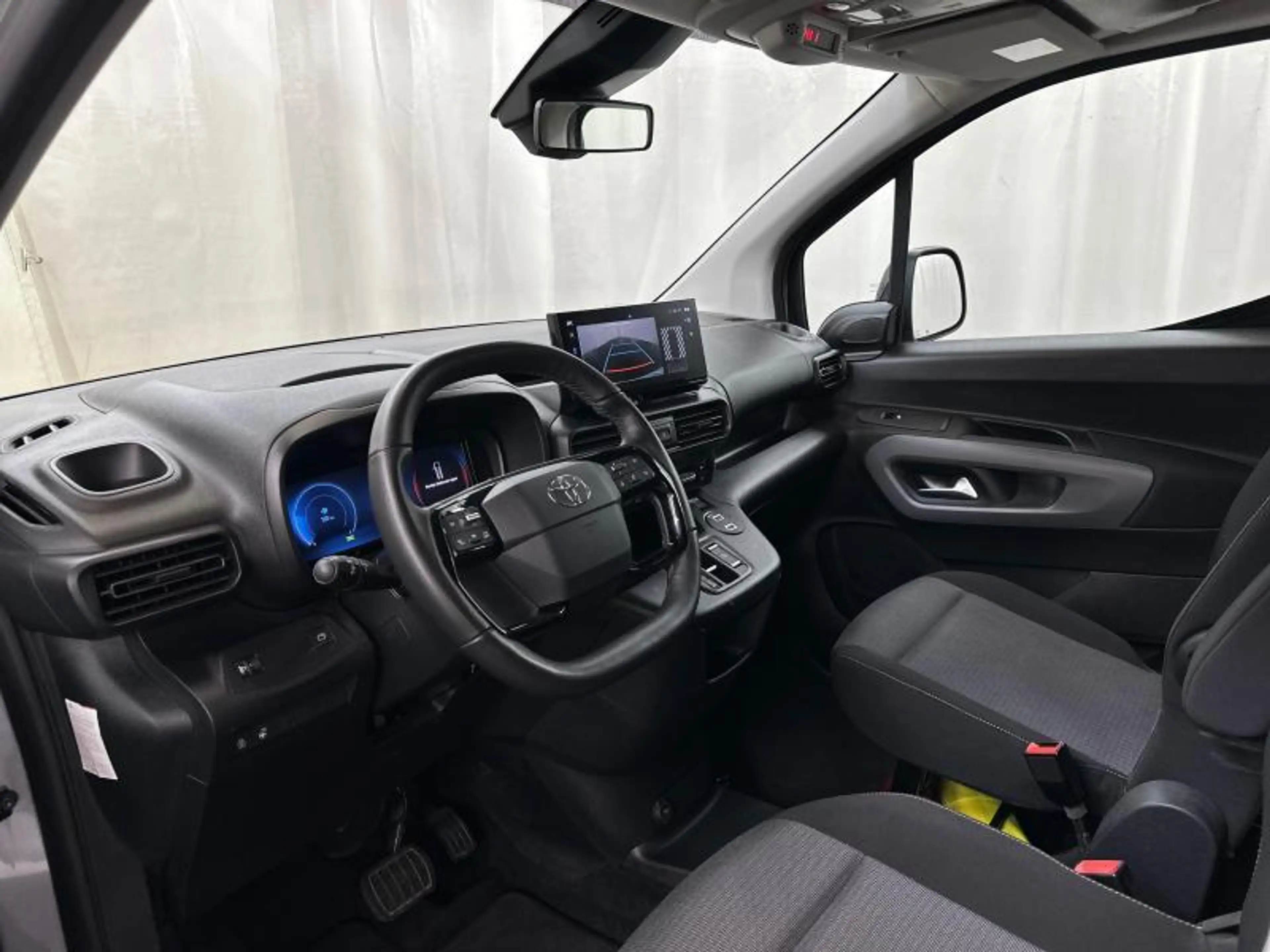 Toyota Proace City Verso Family 5pl SWB 1.5D 96kW — photo 18