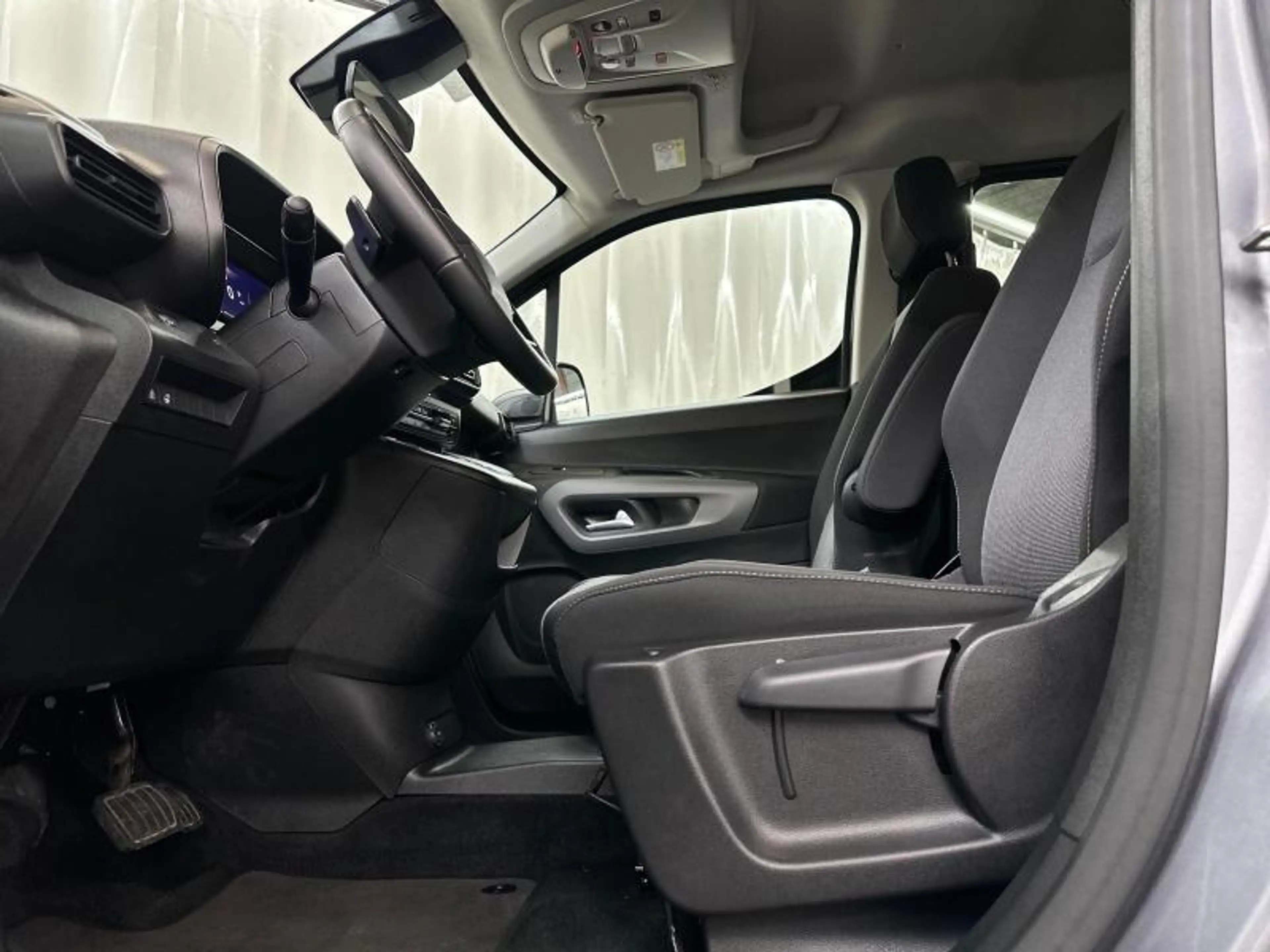 Toyota Proace City Verso Family 5pl SWB 1.5D 96kW — photo 17