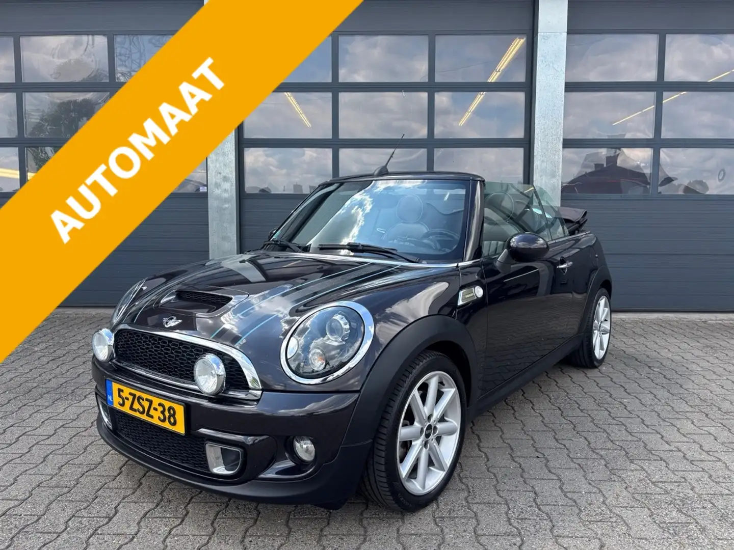 MINI Cooper S Cabrio Mini 1.6 184pk Automaat Chili by Highgate Bruin - 1