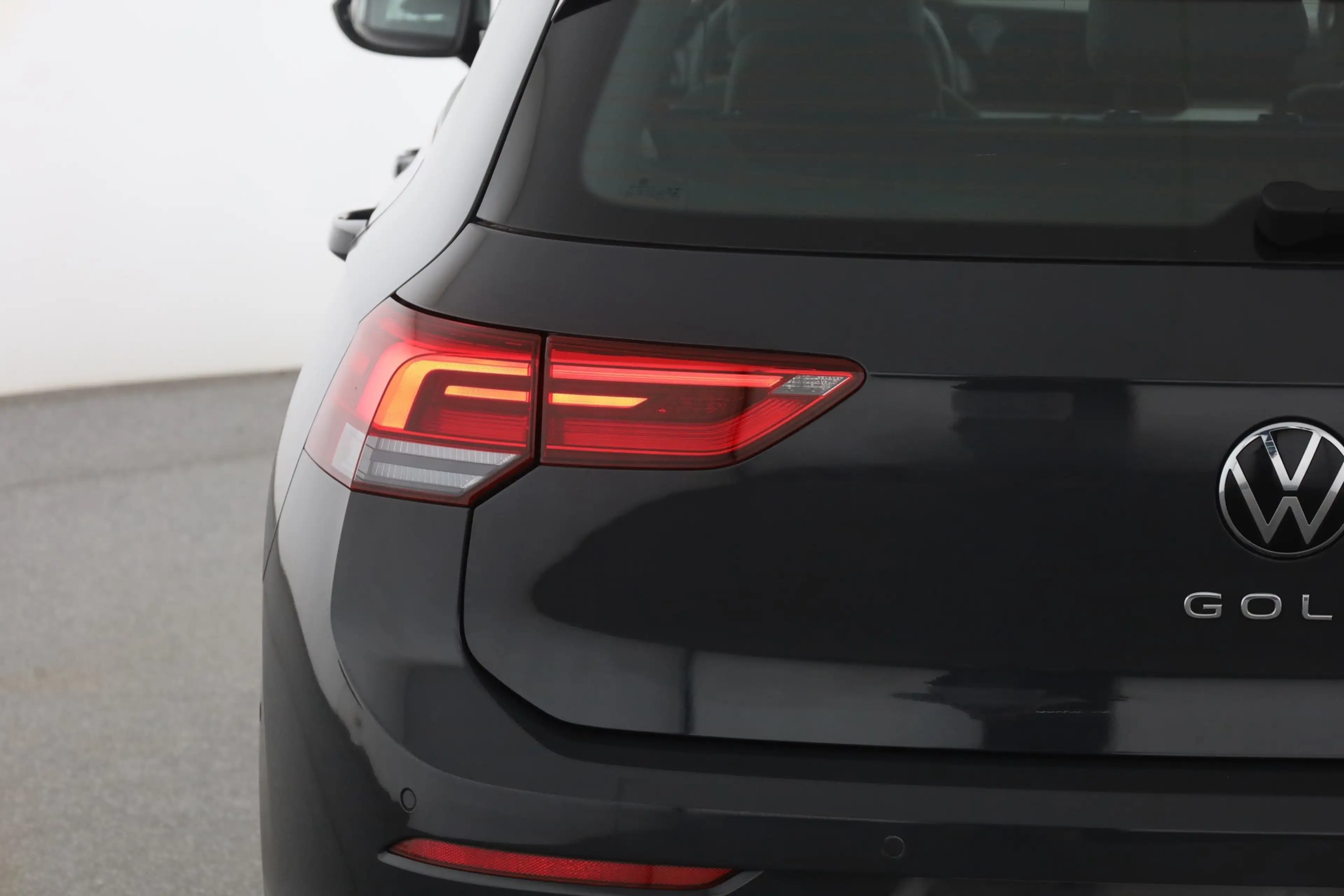 Volkswagen Golf VIII 2.0 TDI Life LED Sitzheizung ACC — photo 26