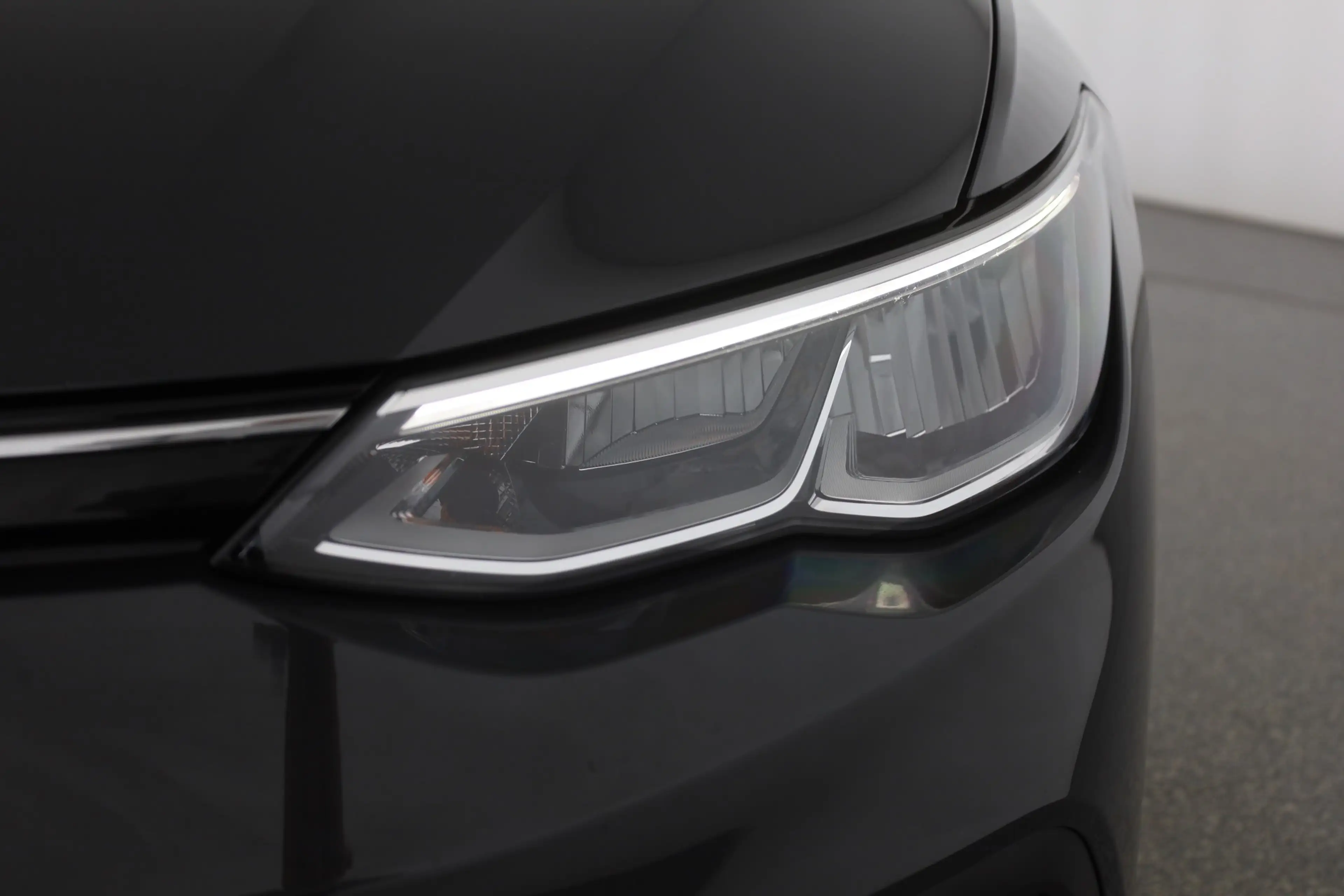 Volkswagen Golf VIII 2.0 TDI Life LED Sitzheizung ACC — photo 25