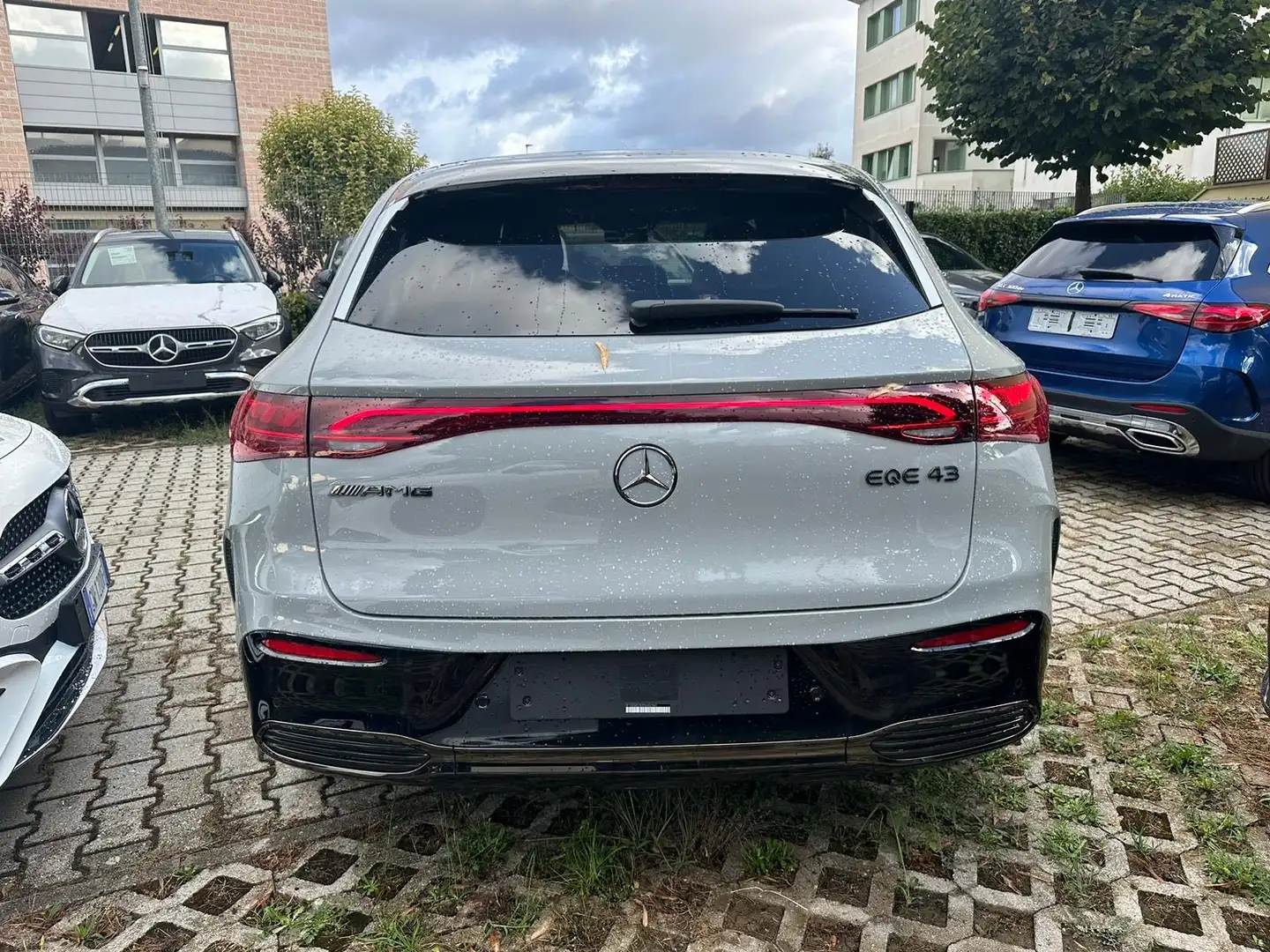 Mercedes-Benz EQE 43 Suv AMG Line Premium Plus 4matic Grau - 2
