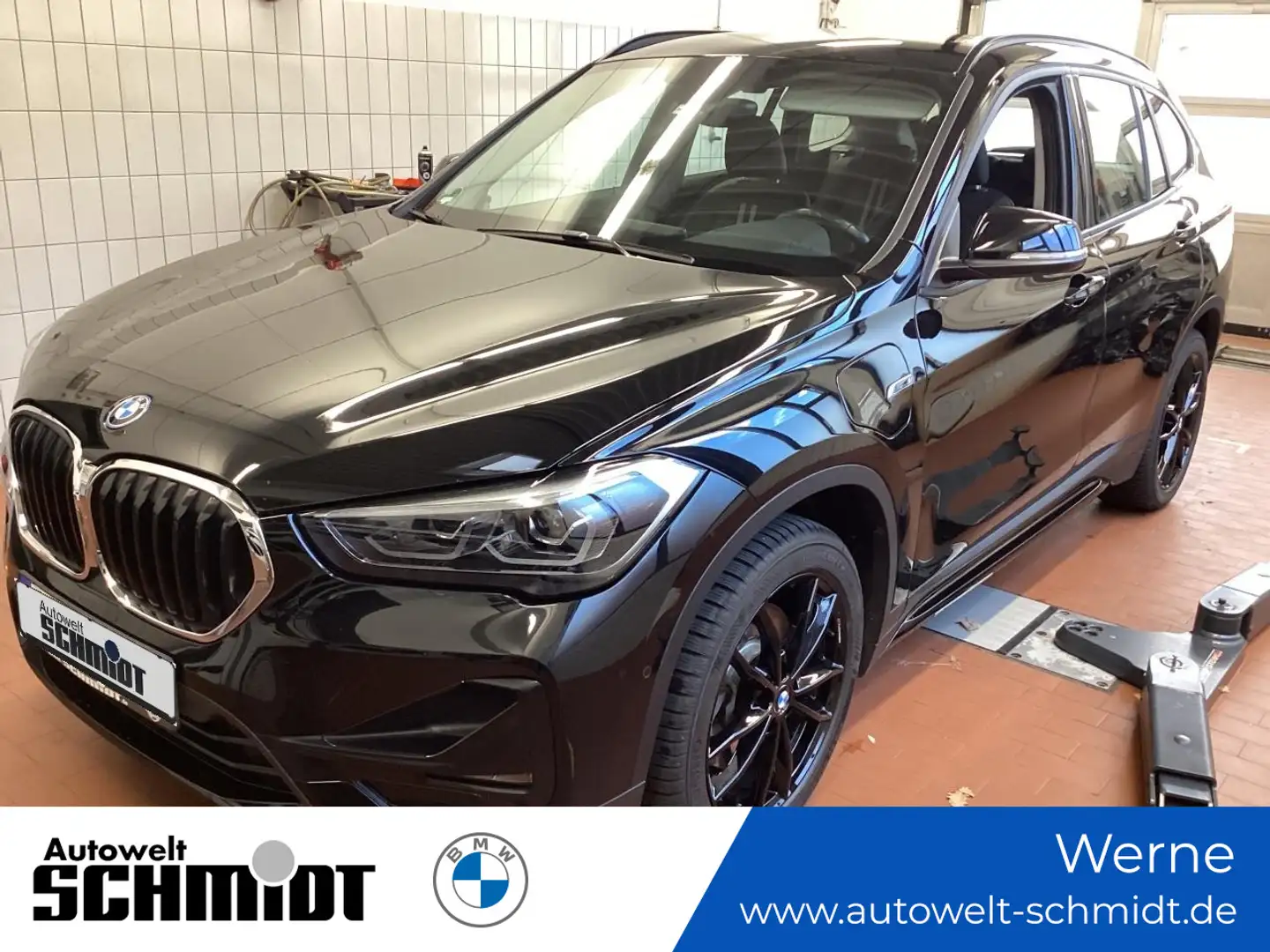 BMW X1 xDrive25e Sport Line + GARANTIE Schwarz - 1