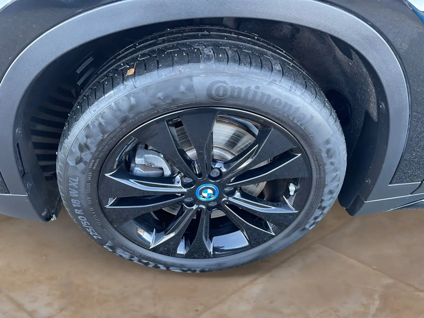 BMW X1 xDrive25e Sport Line + GARANTIE Schwarz - 2