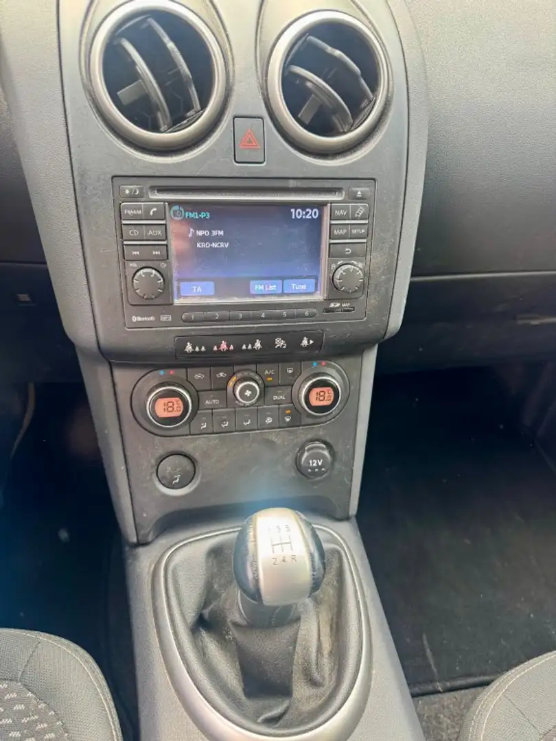 Nissan Qashqai 1.6 Acenta CLIMA NAVI TREKHAAK APK 12-2025 Grijs - 2