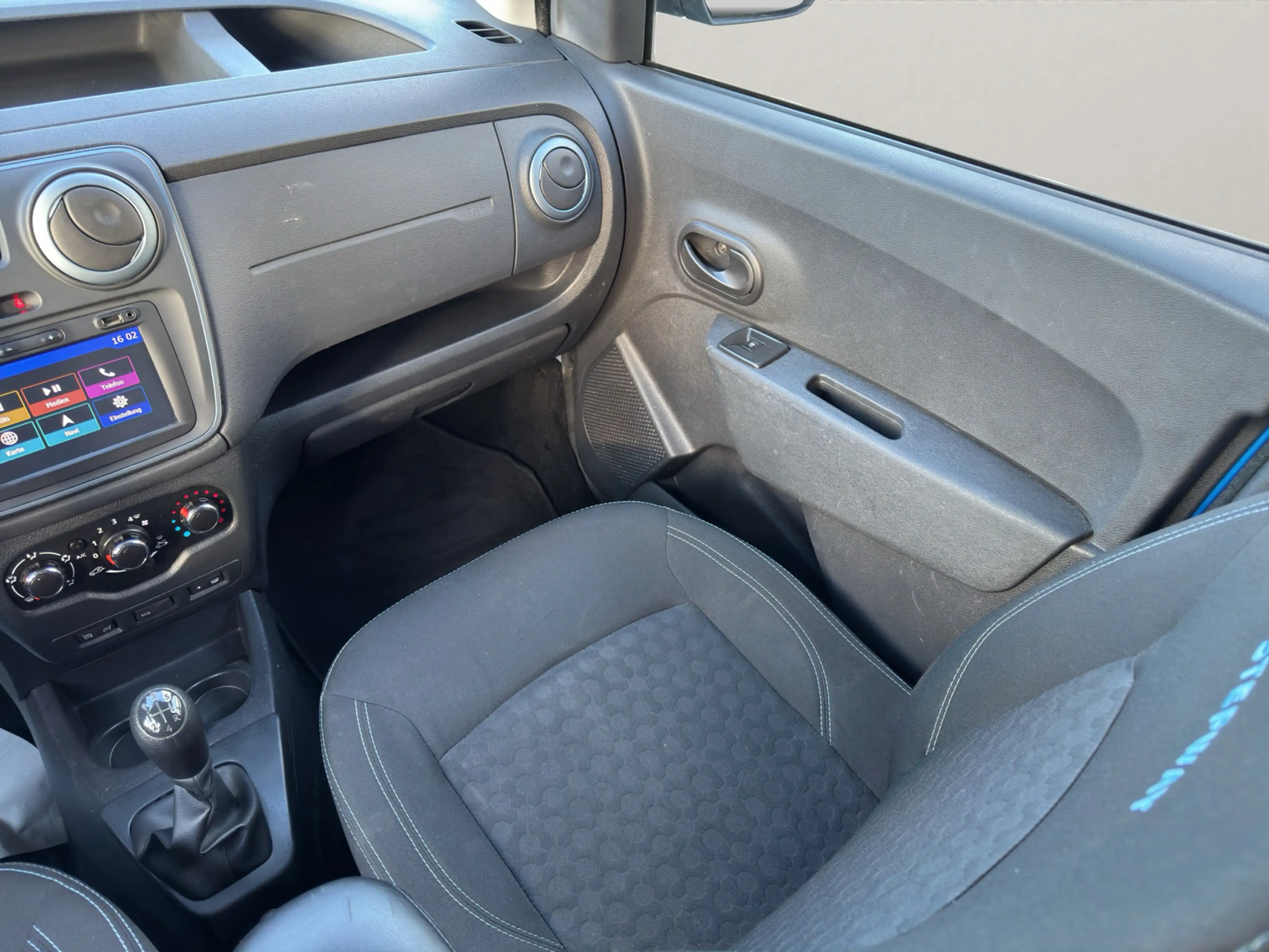 Dacia Dokker Stepway Celebration~SHZ~NAVIGATION~TEMPOM~R-KAMERA — photo 13