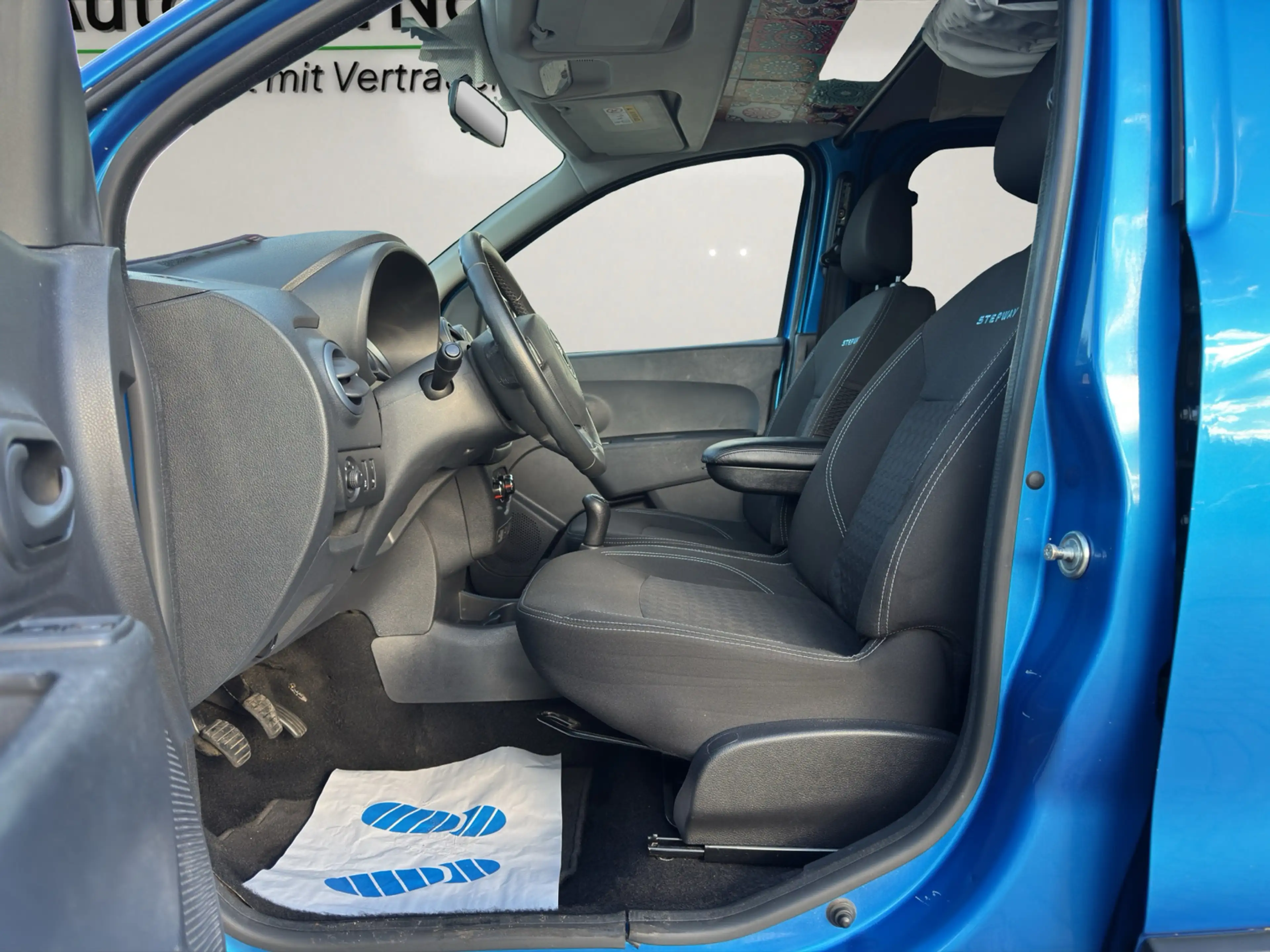 Dacia Dokker Stepway Celebration~SHZ~NAVIGATION~TEMPOM~R-KAMERA — photo 12