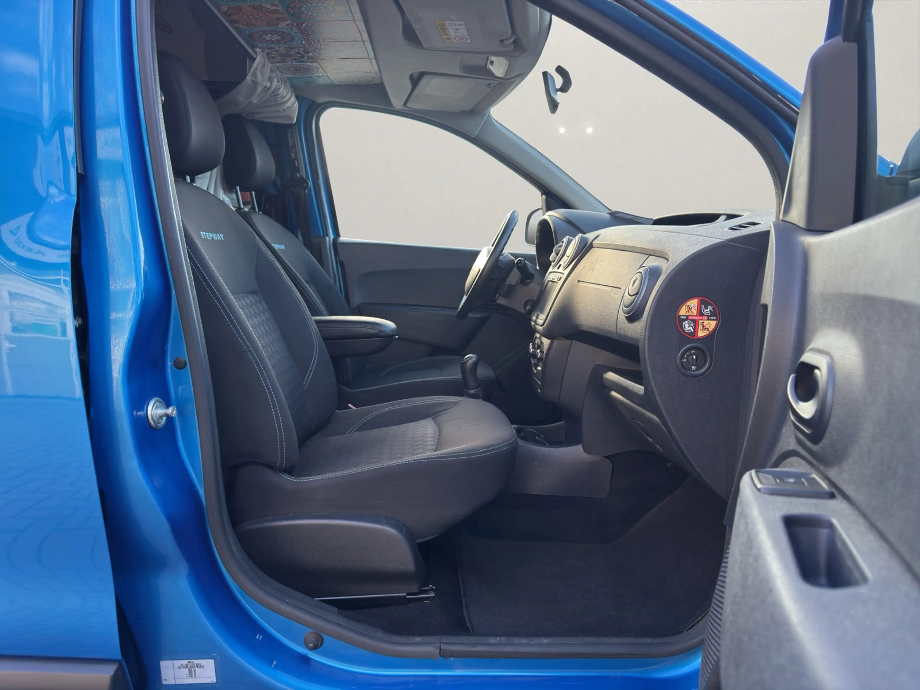 Dacia Dokker Stepway Celebration~SHZ~NAVIGATION~TEMPOM~R-KAMERA — photo 14