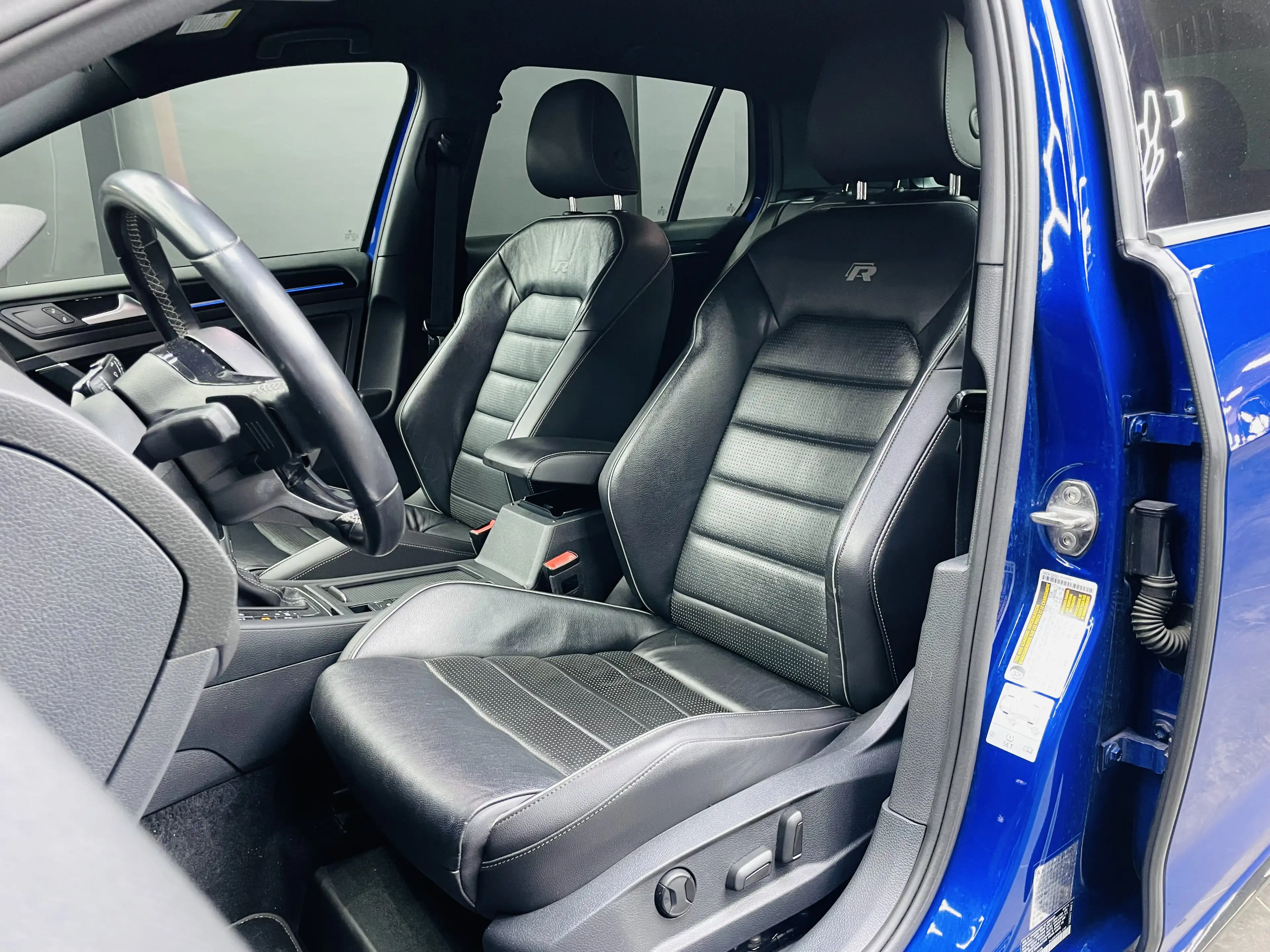 Volkswagen Golf R 2.0 TFSI DSG * FULL OPTION* CARPLAY / VIRTUAL DASH — photo 14