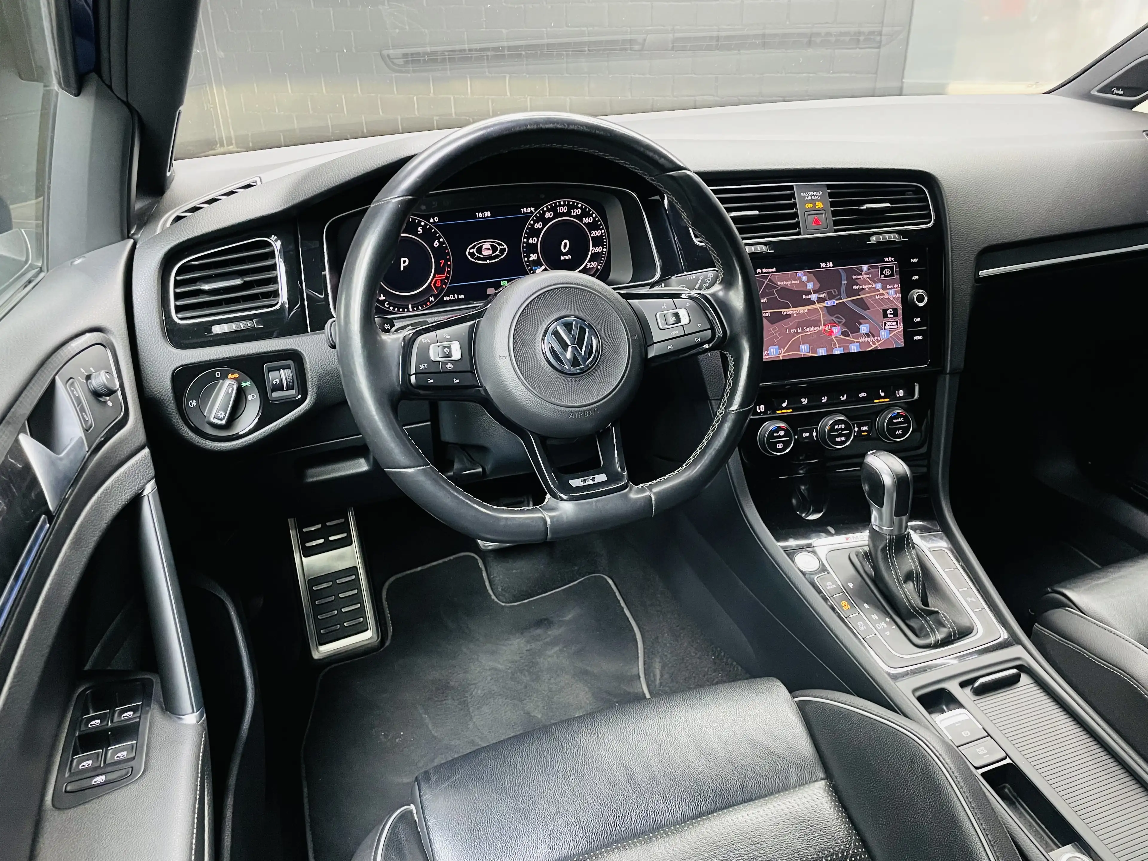 Volkswagen Golf R 2.0 TFSI DSG * FULL OPTION* CARPLAY / VIRTUAL DASH — photo 13