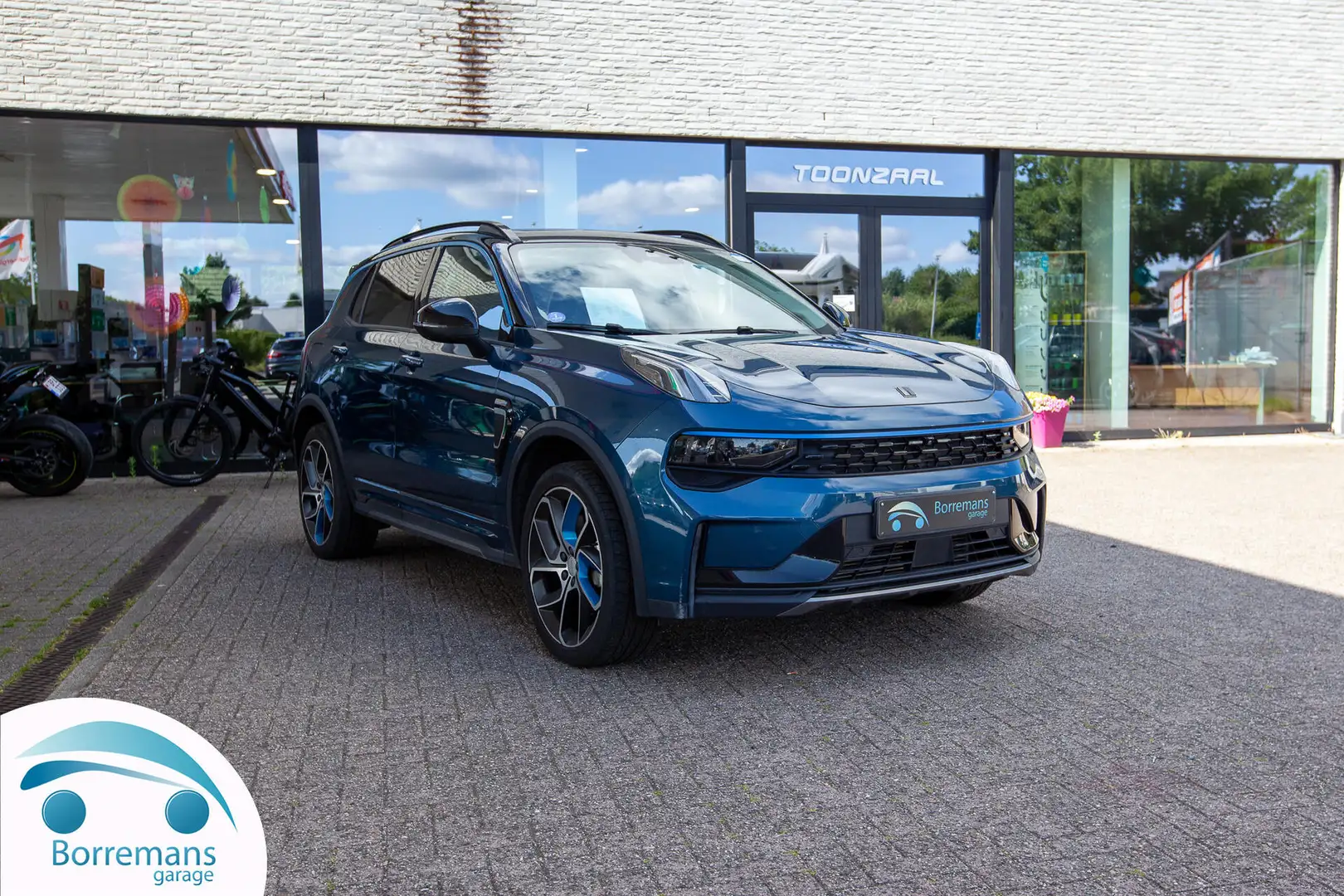 Lynk & Co 01 1.5 PLUG-IN /NAVI/ LED/PANO DAK / 360° CAM./.... Blauw - 1