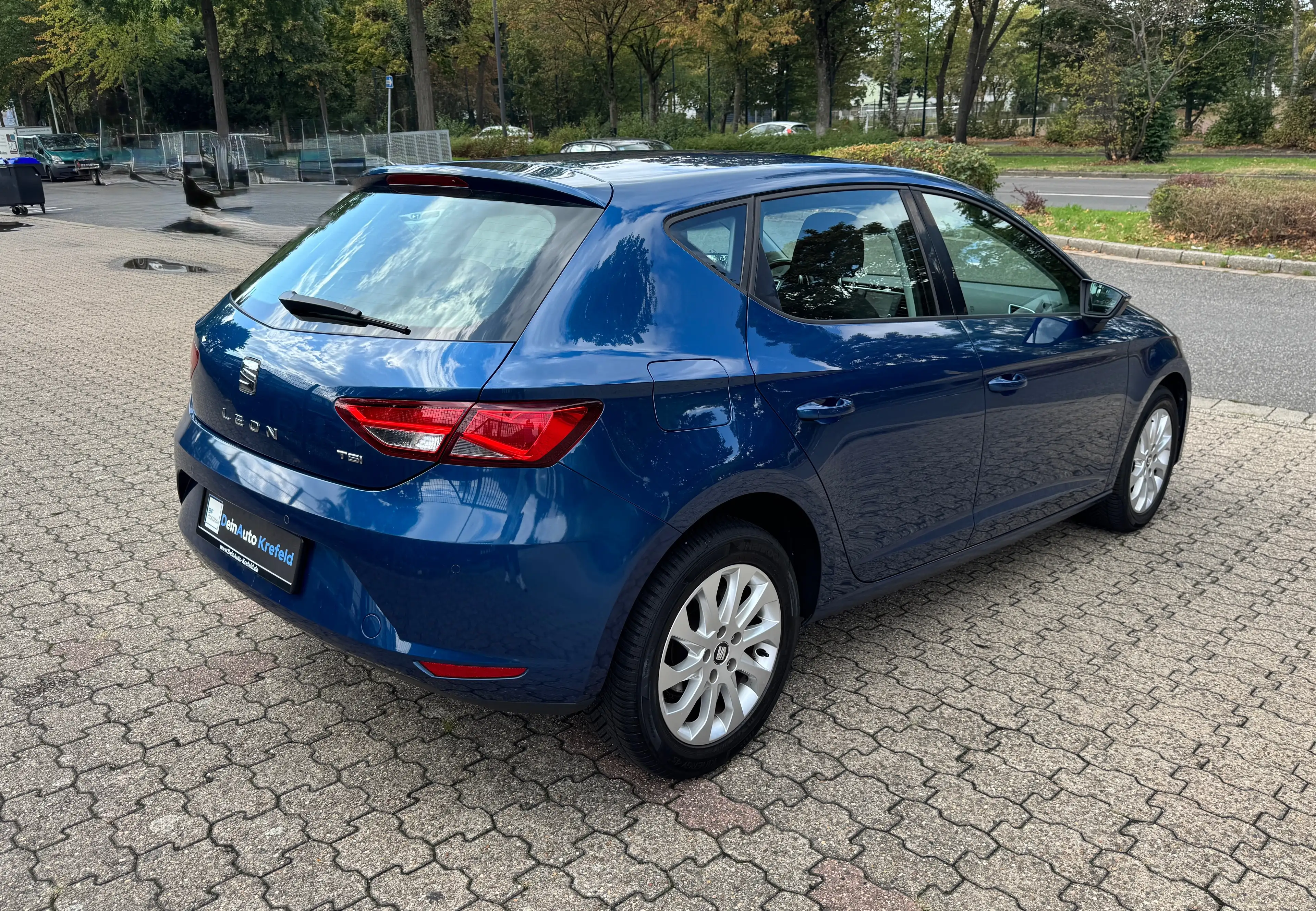 SEAT Leon Leon 1.2 TSI DSG Style ACC, PDC, Apple CarPlay — photo 4