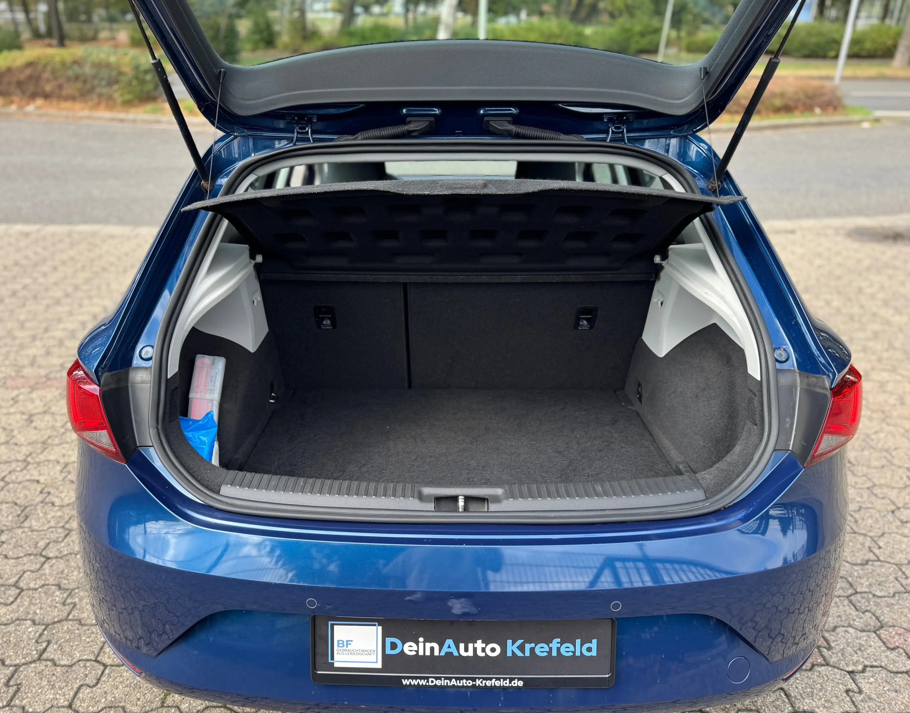 SEAT Leon Leon 1.2 TSI DSG Style ACC, PDC, Apple CarPlay — photo 15