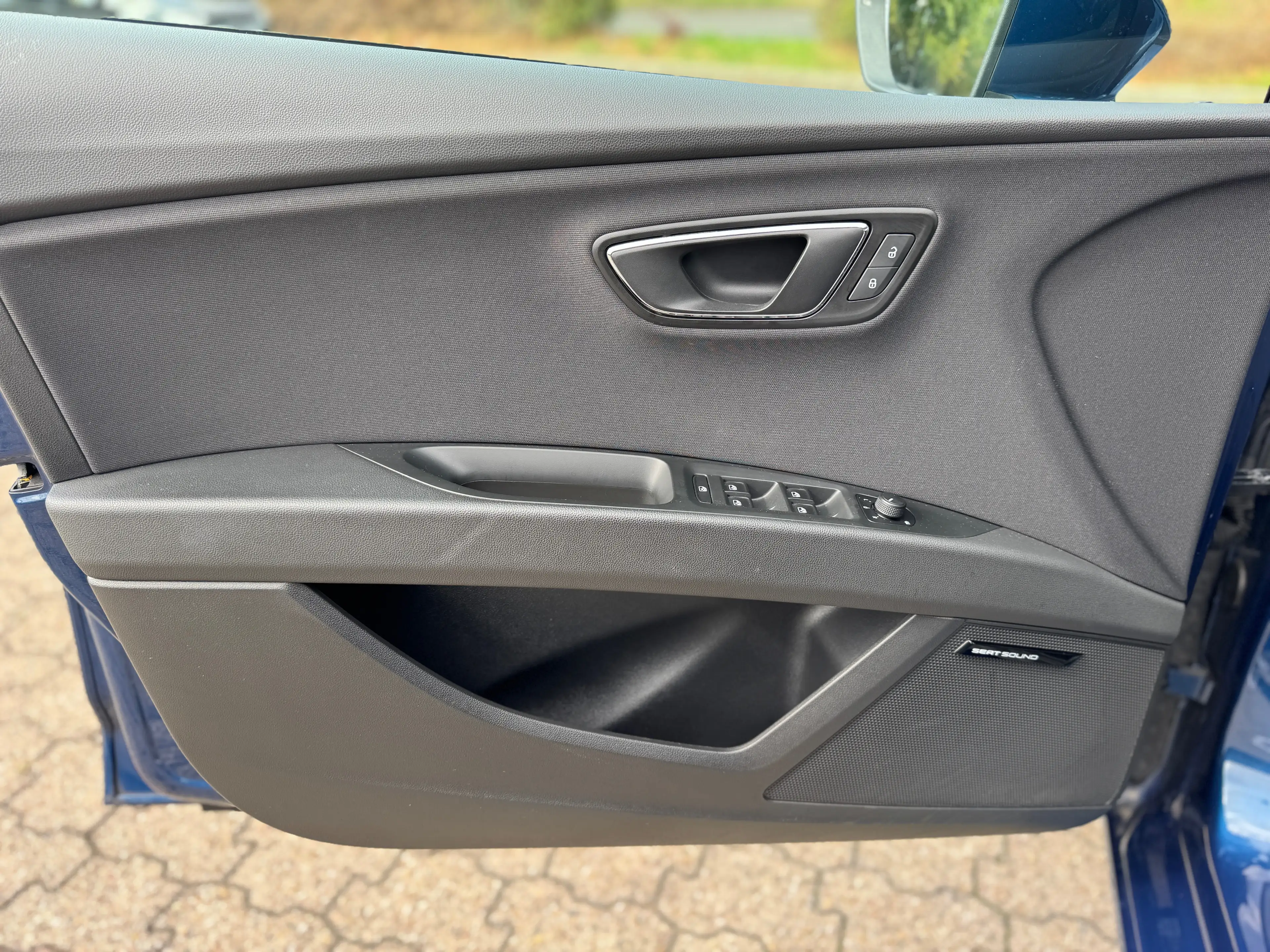 SEAT Leon Leon 1.2 TSI DSG Style ACC, PDC, Apple CarPlay — photo 13
