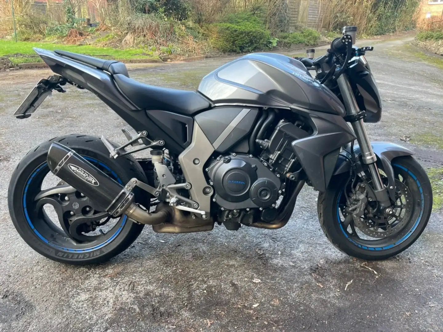 Honda CB 1000 R / SC60 Šedá - 1