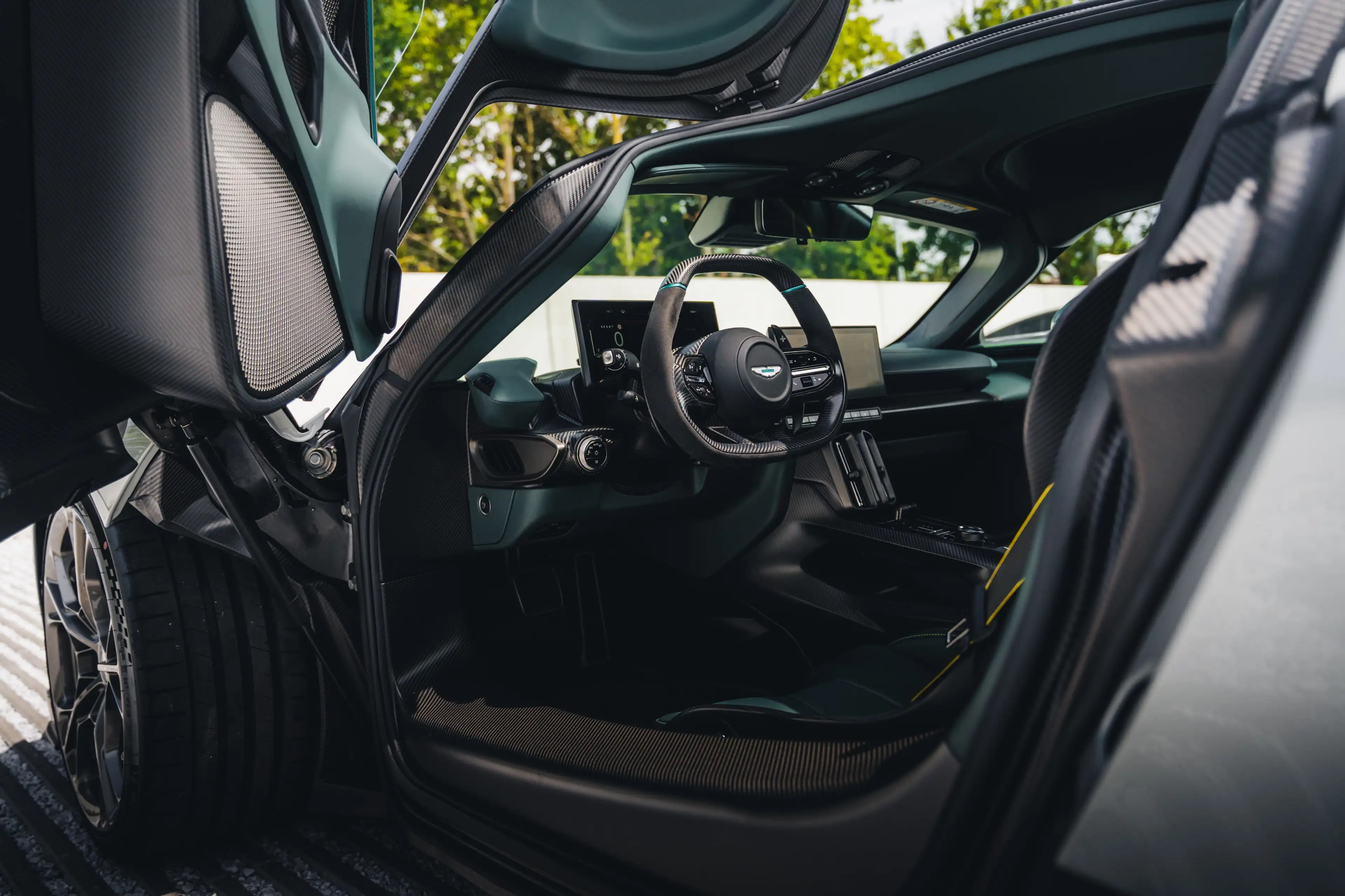 Aston Martin Valhalla Apex Grey / Carbon / NEW / 160KM / B&O / Alcantara — photo 14