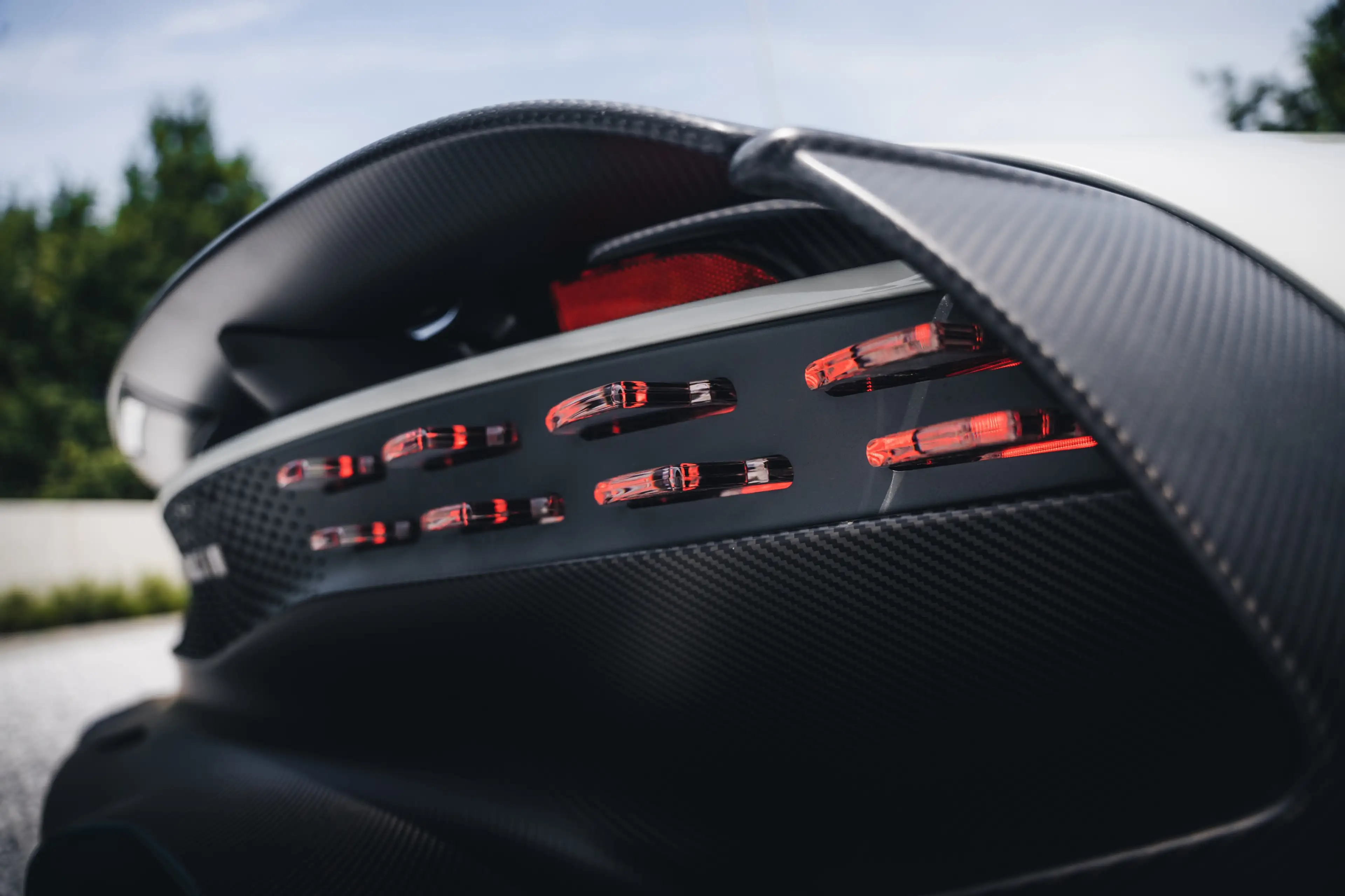 Aston Martin Valhalla Apex Grey / Carbon / NEW / 160KM / B&O / Alcantara — photo 13