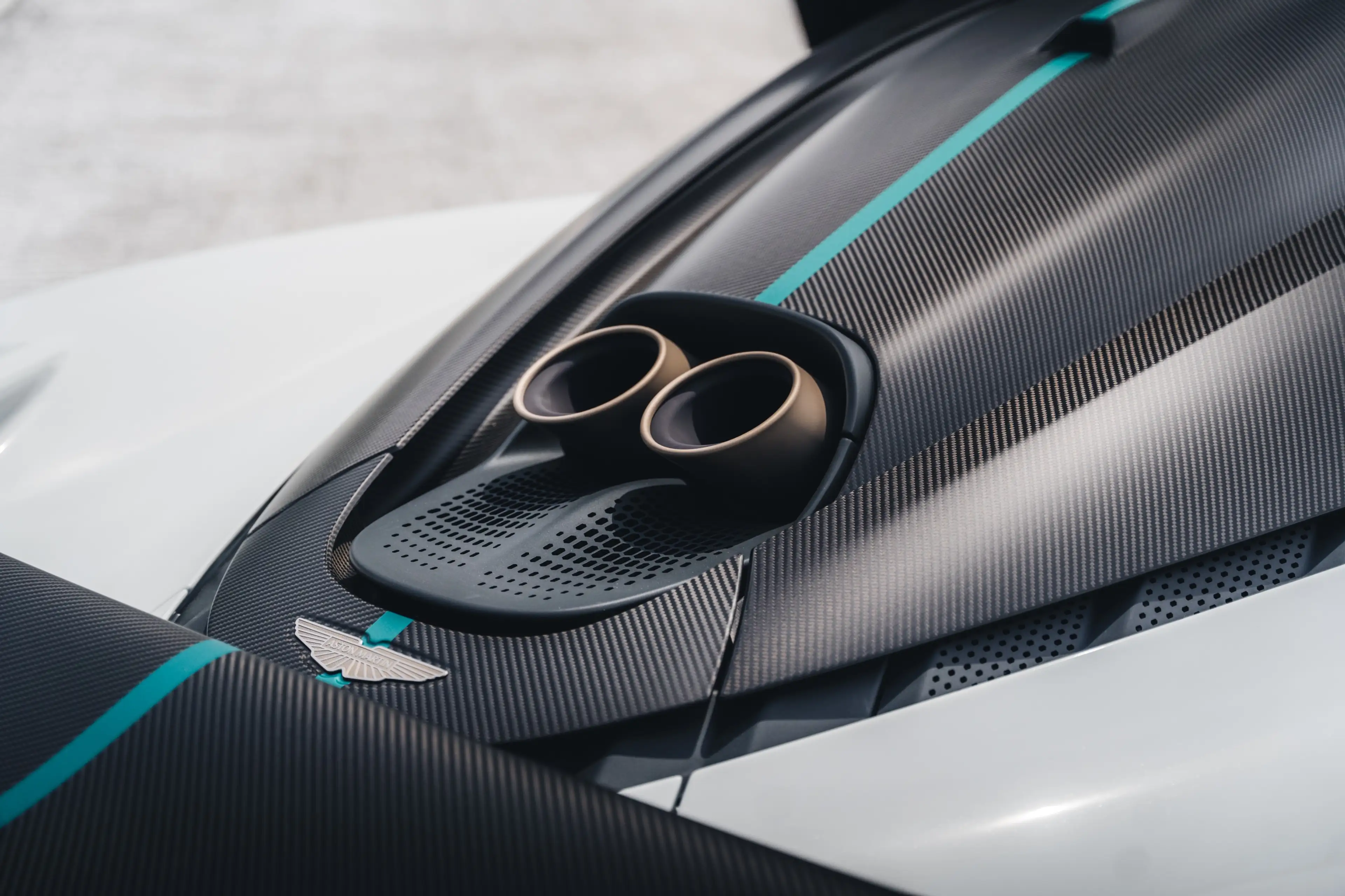 Aston Martin Valhalla Apex Grey / Carbon / NEW / 160KM / B&O / Alcantara — photo 11