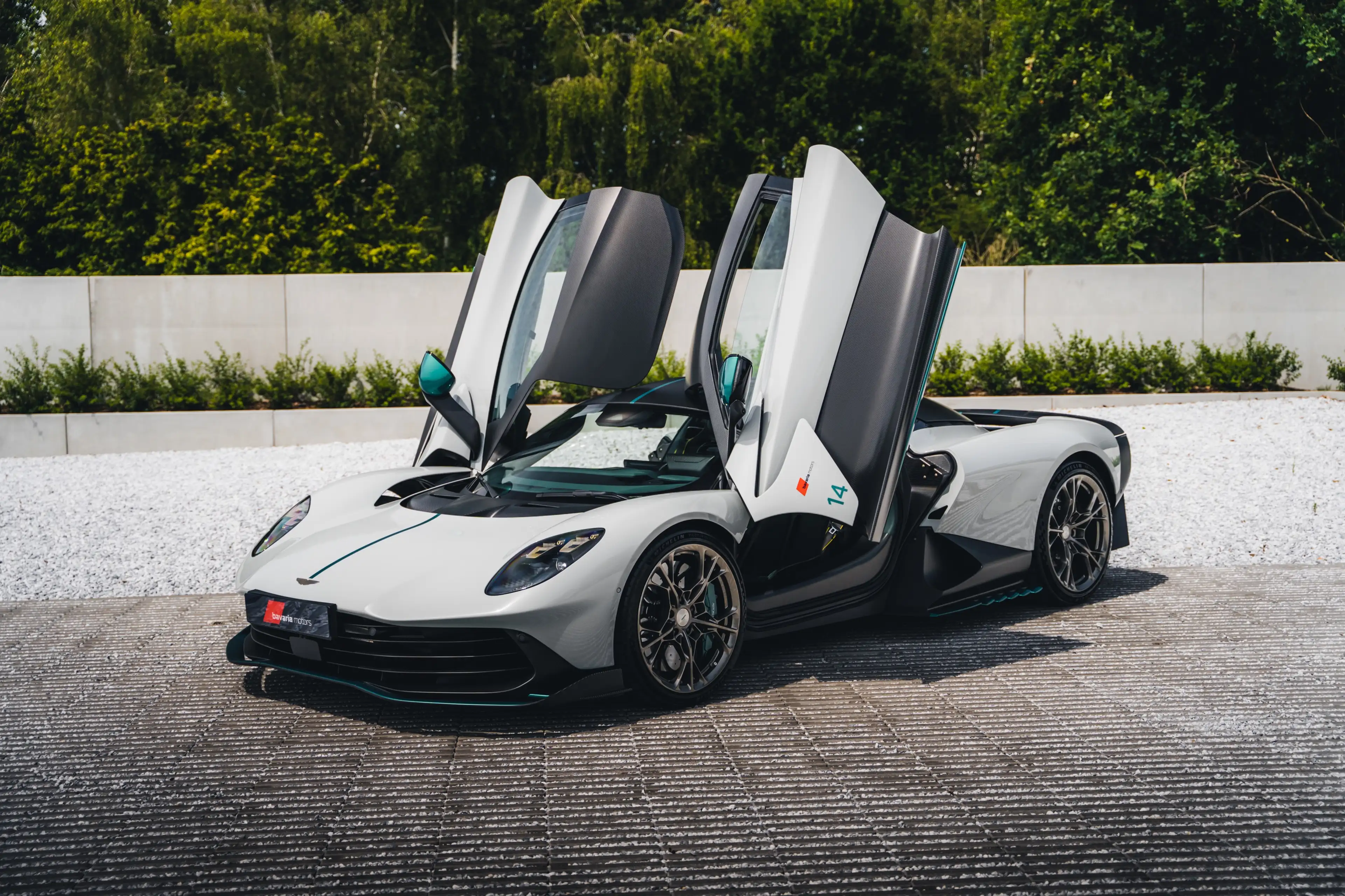 Aston Martin Valhalla Apex Grey / Carbon / NEW / 160KM / B&O / Alcantara — photo 3