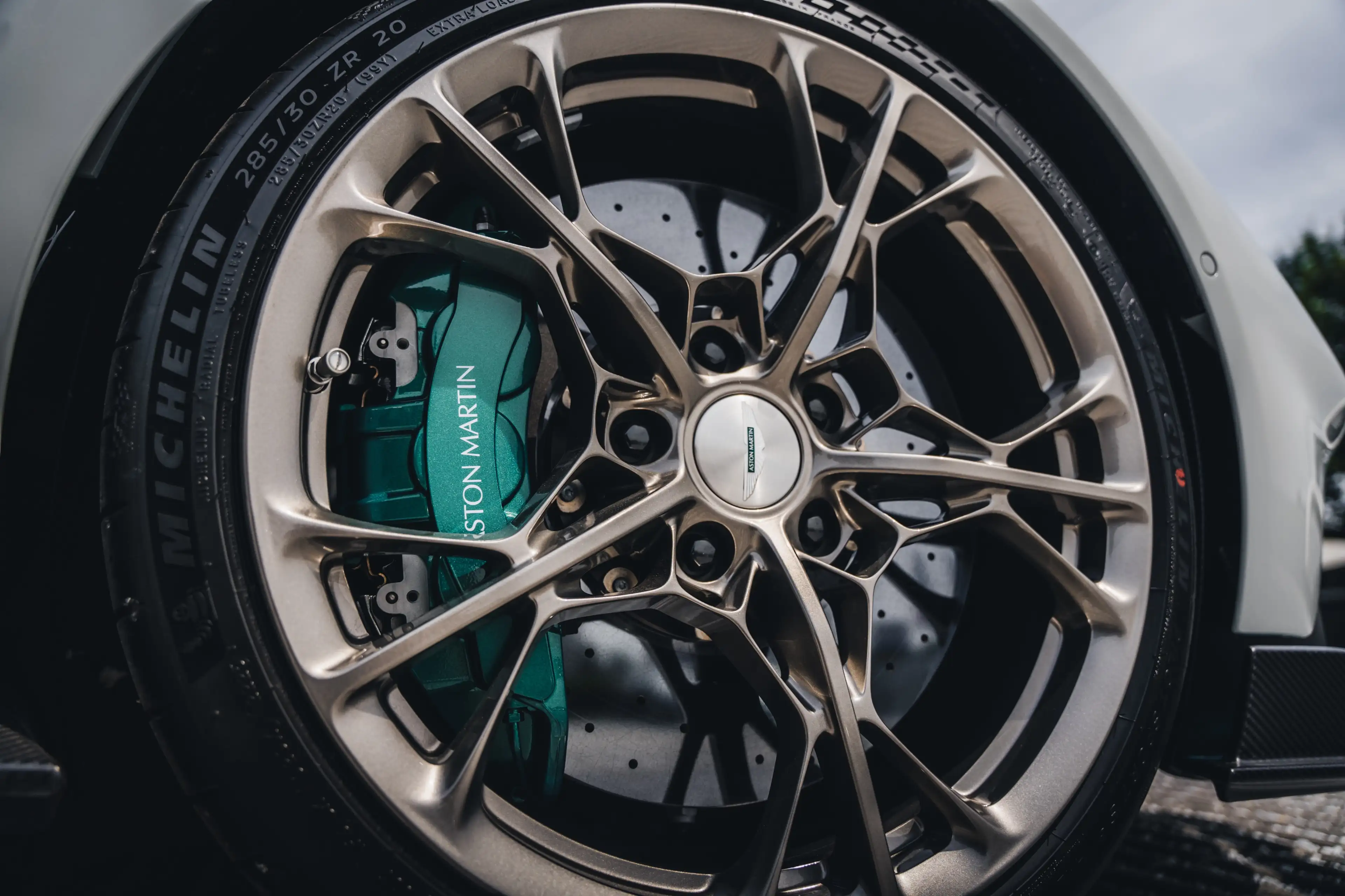 Aston Martin Valhalla Apex Grey / Carbon / NEW / 160KM / B&O / Alcantara — photo 10