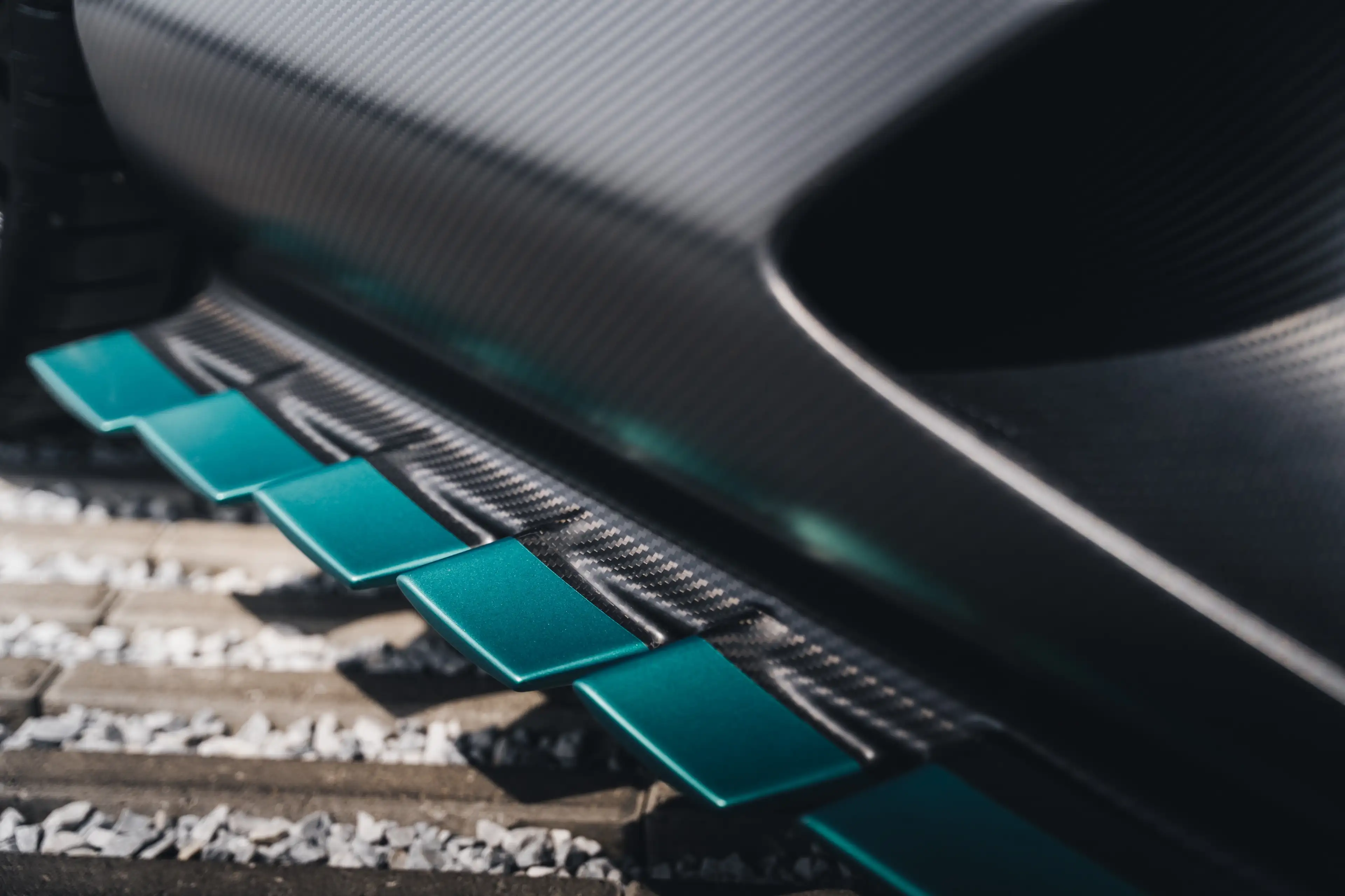 Aston Martin Valhalla Apex Grey / Carbon / NEW / 160KM / B&O / Alcantara — photo 12
