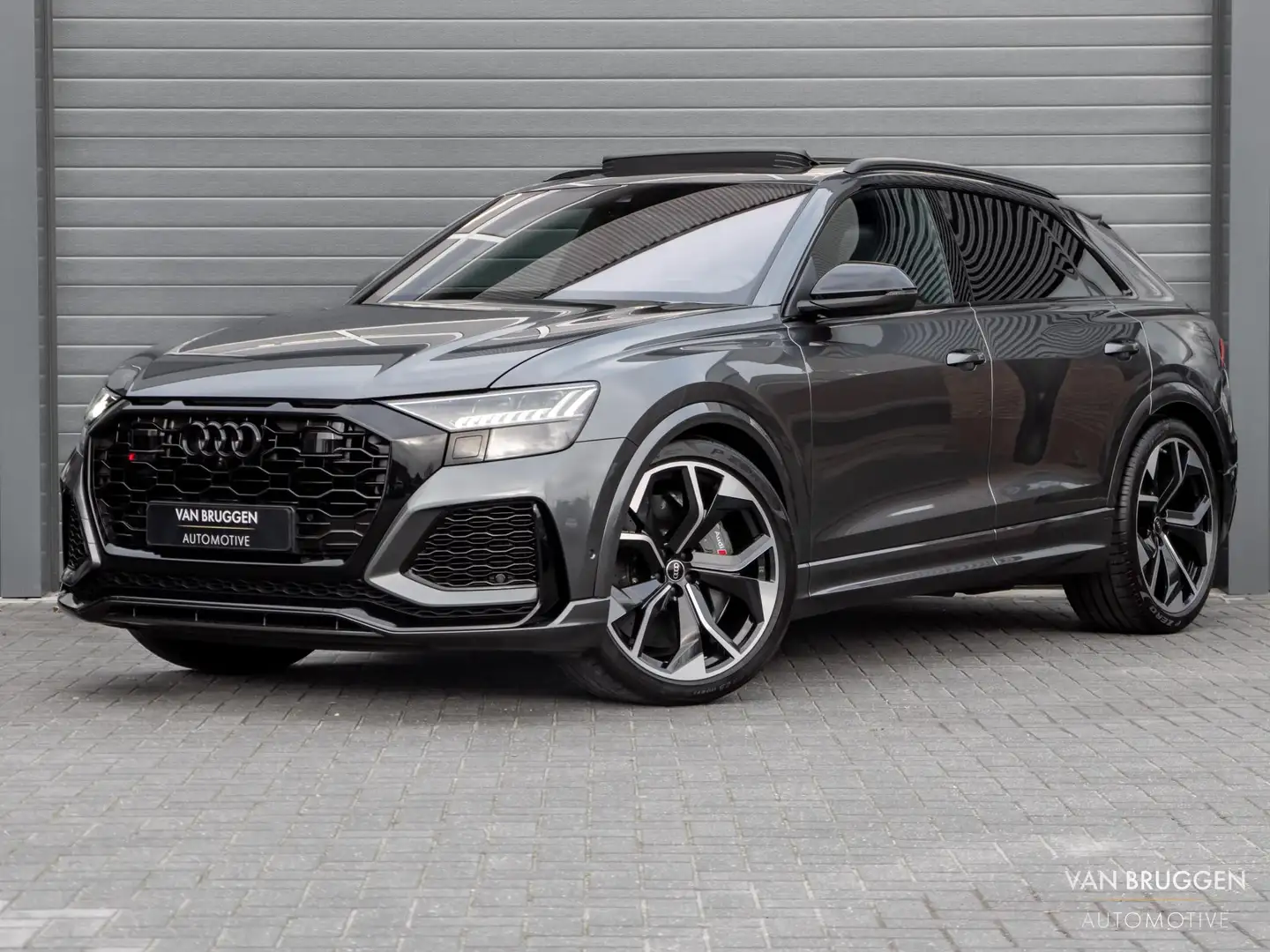 Audi RS Q8 RSQ8 4.0 TFSI V8 quattro Pano Keramisch Massage BT Grijs - 1