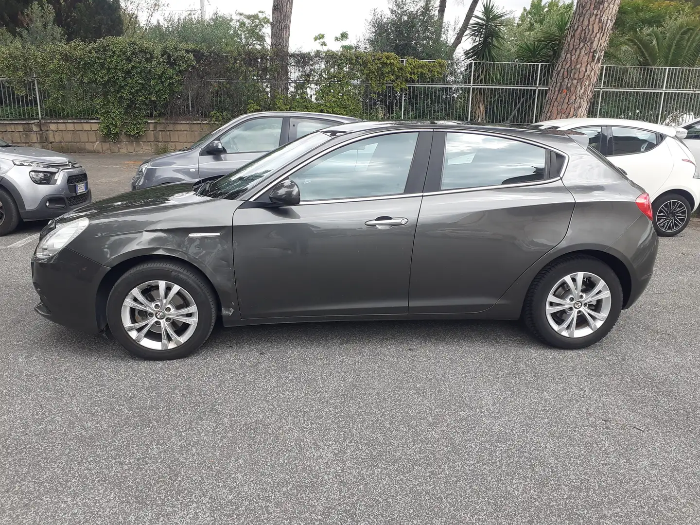 Alfa Romeo Giulietta Giulietta 1.6 jtdm(2) Distinctive Nero - 2
