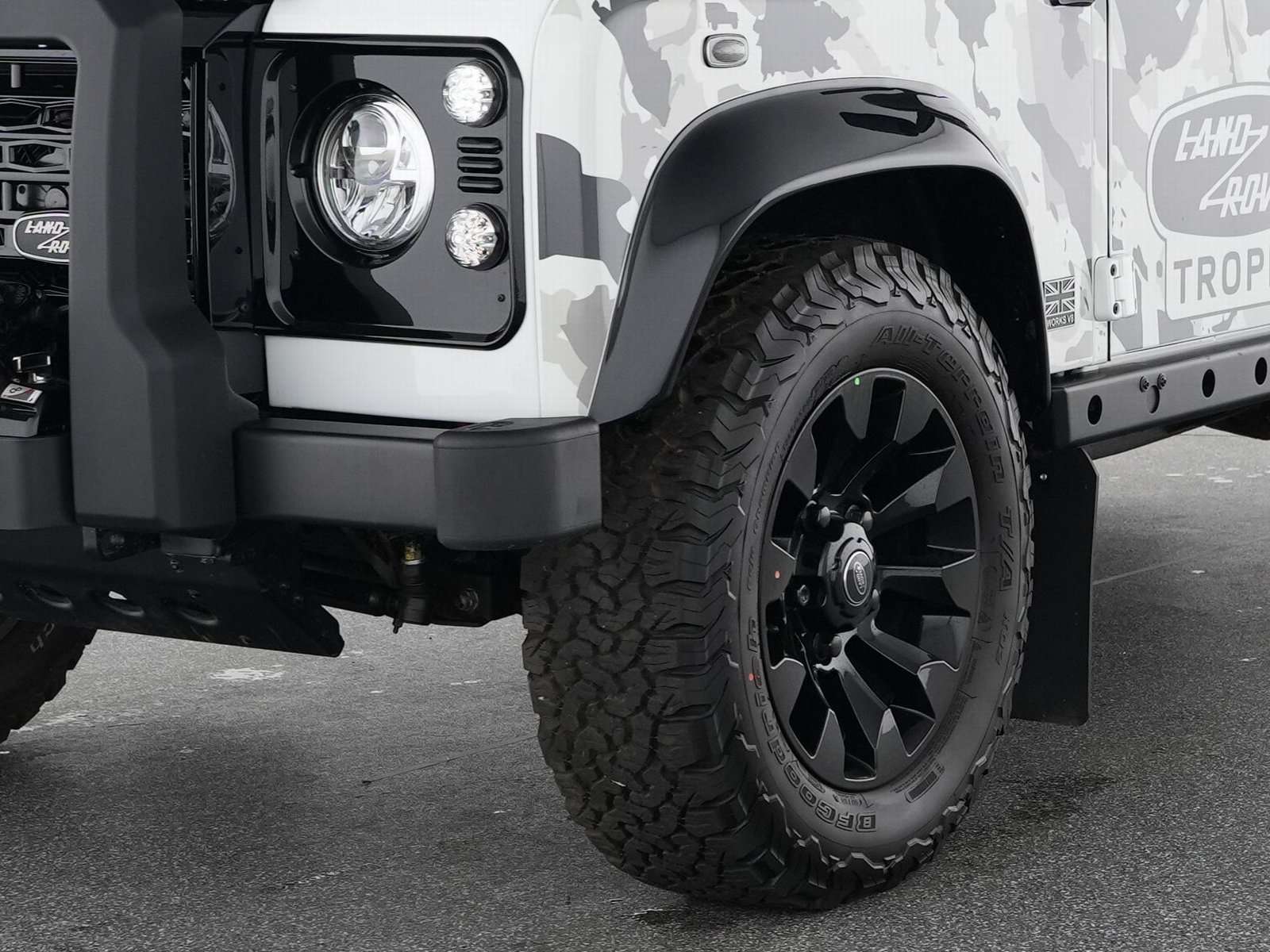 Land Rover Defender