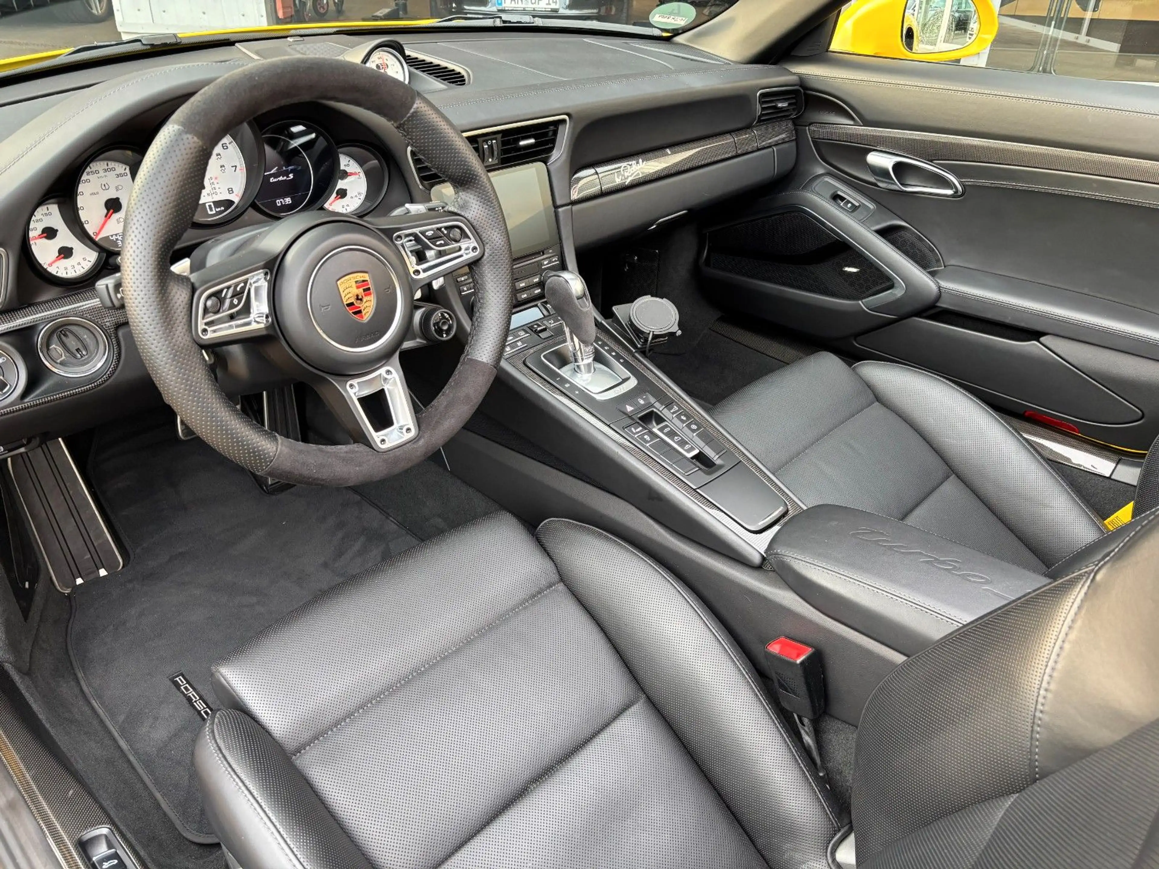 Porsche 991 .2 Turbo S Cabr. **Aerokit-PCCB-Liftsystem** — photo 8