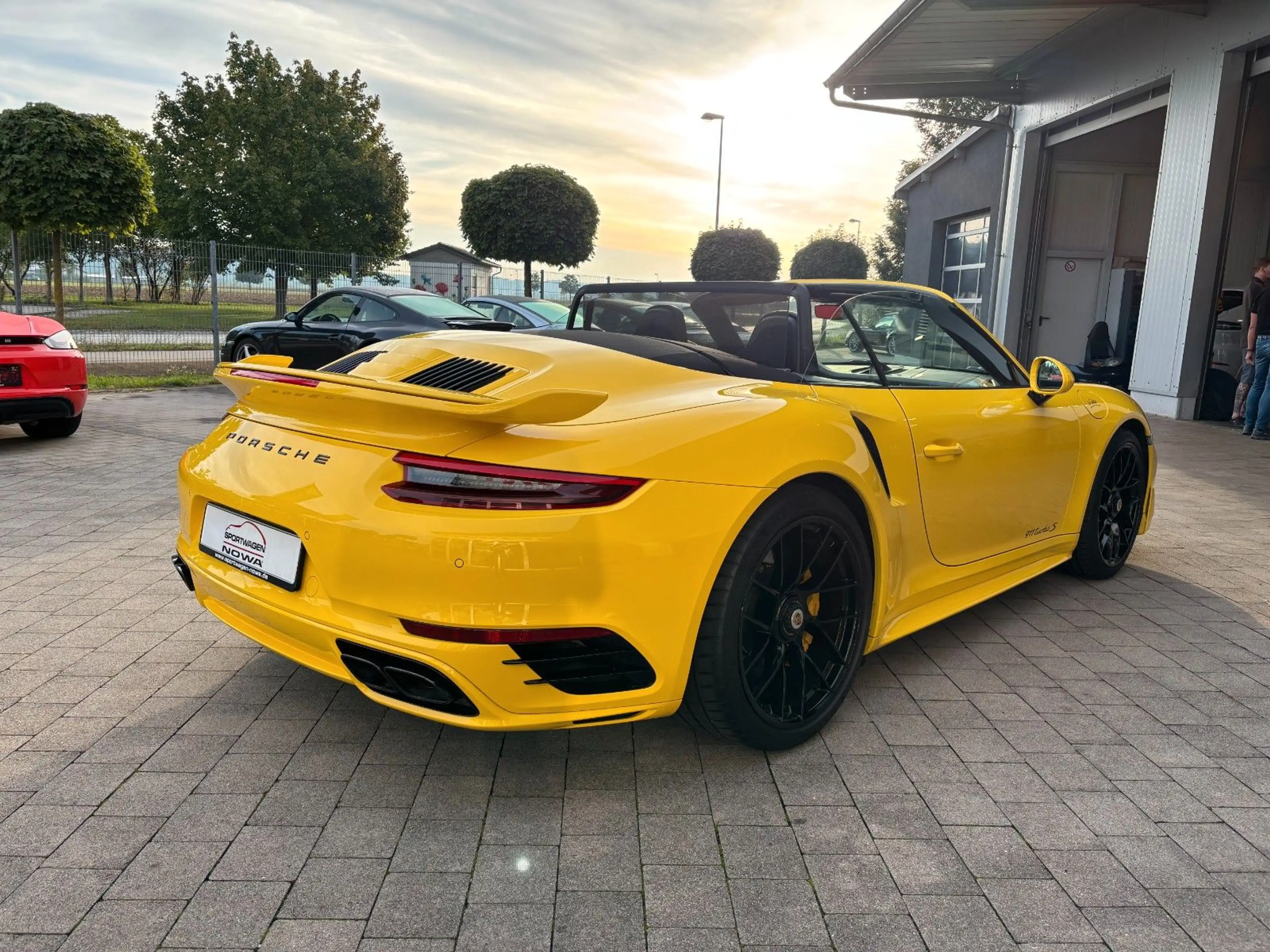Porsche 991 .2 Turbo S Cabr. **Aerokit-PCCB-Liftsystem** — photo 15